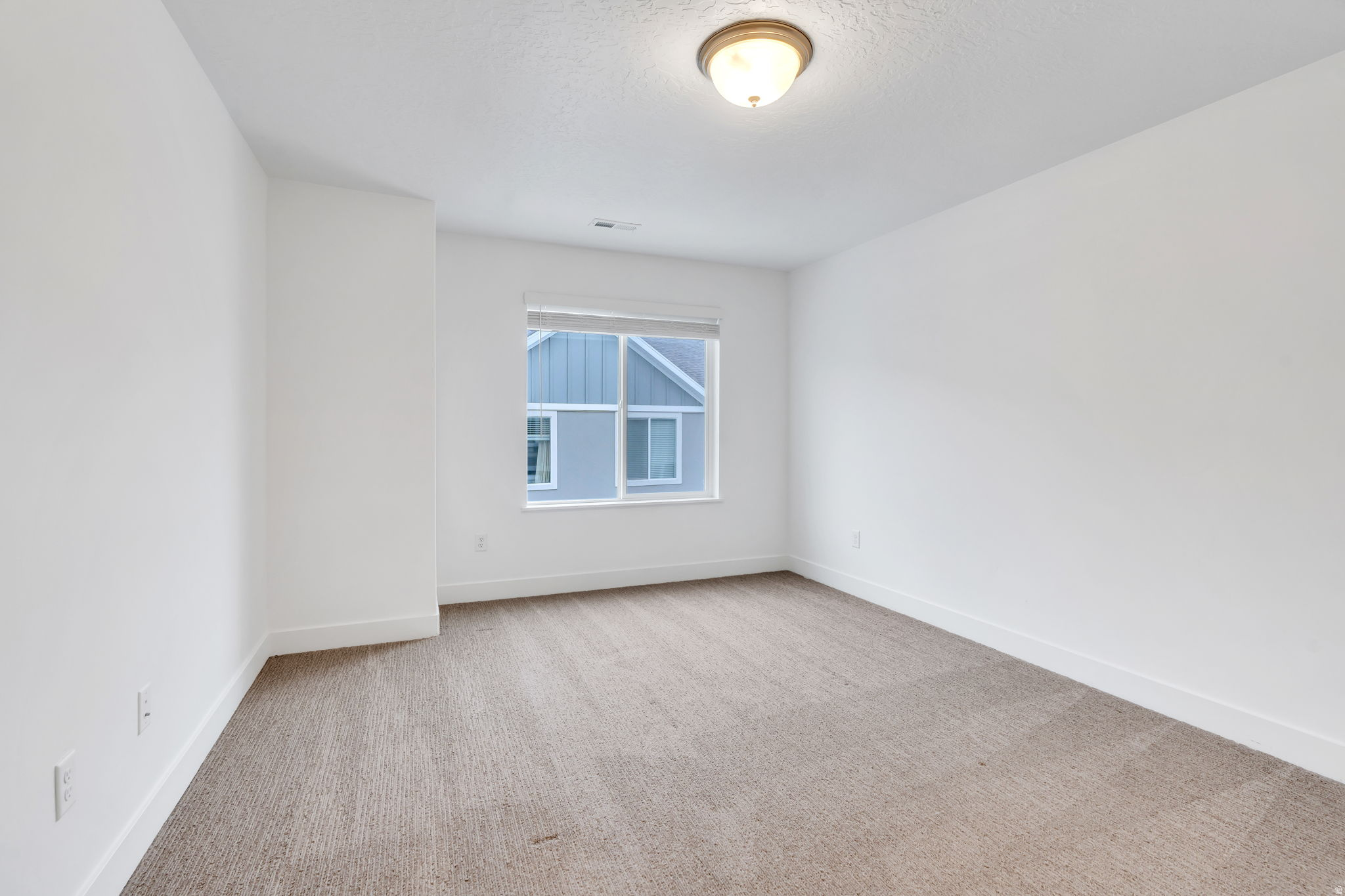 10825 N BLACK SHALE LOOP