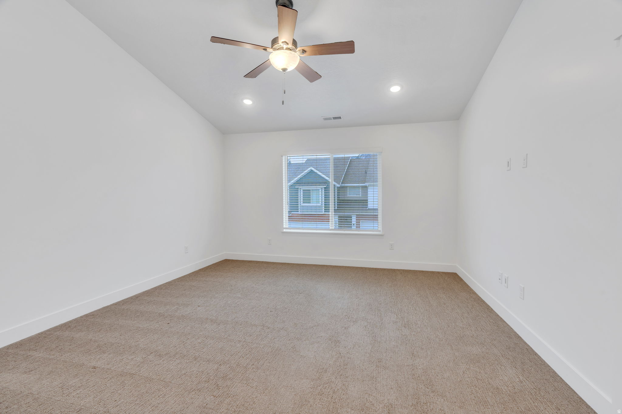 10825 N BLACK SHALE LOOP
