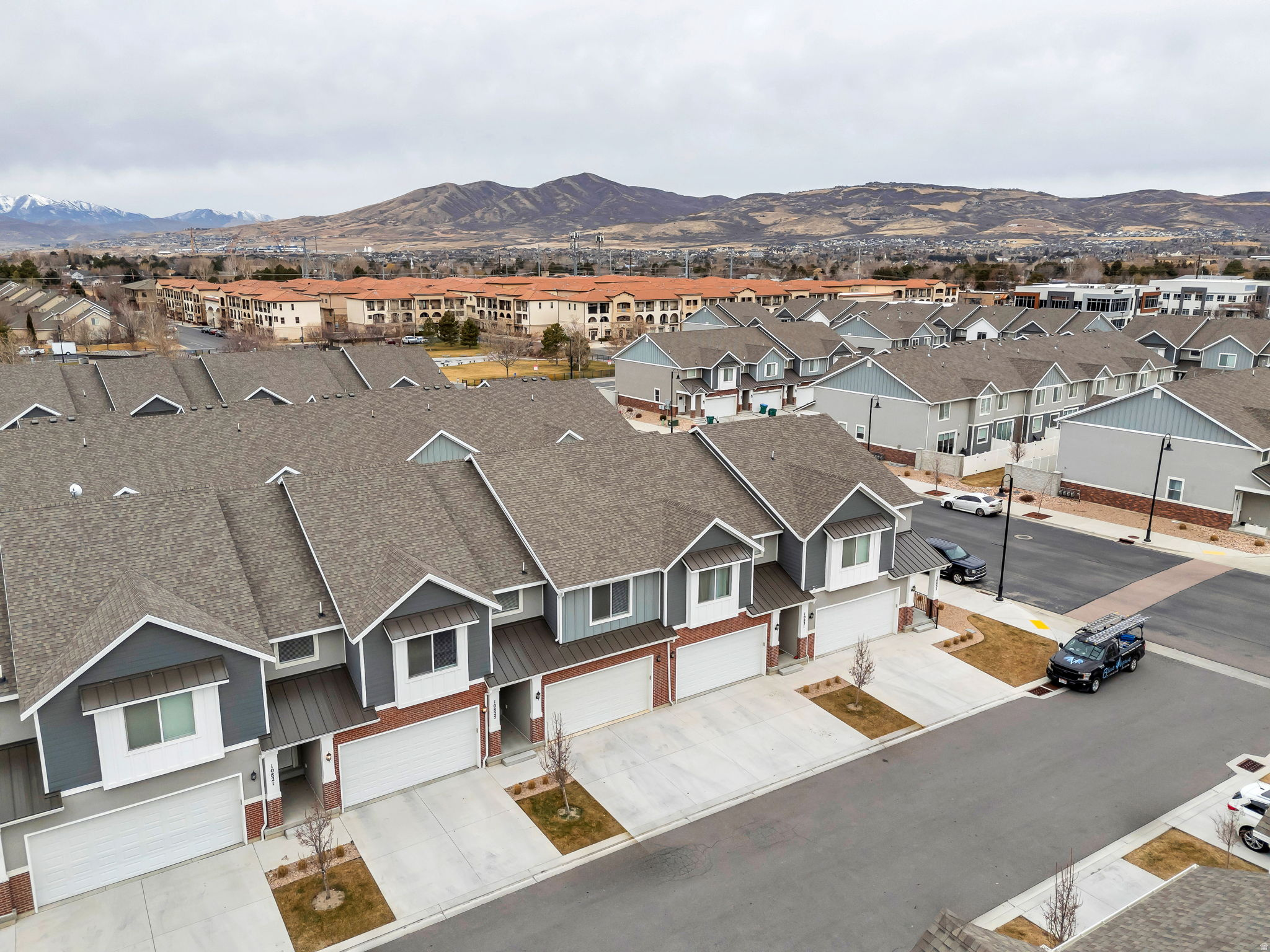 10825 N BLACK SHALE LOOP