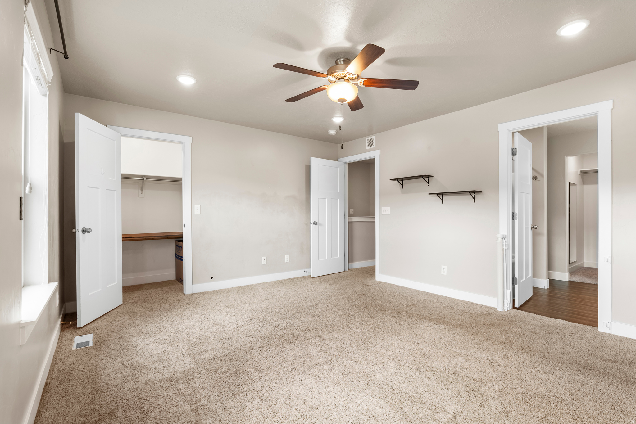 1688 E TALON WAY
