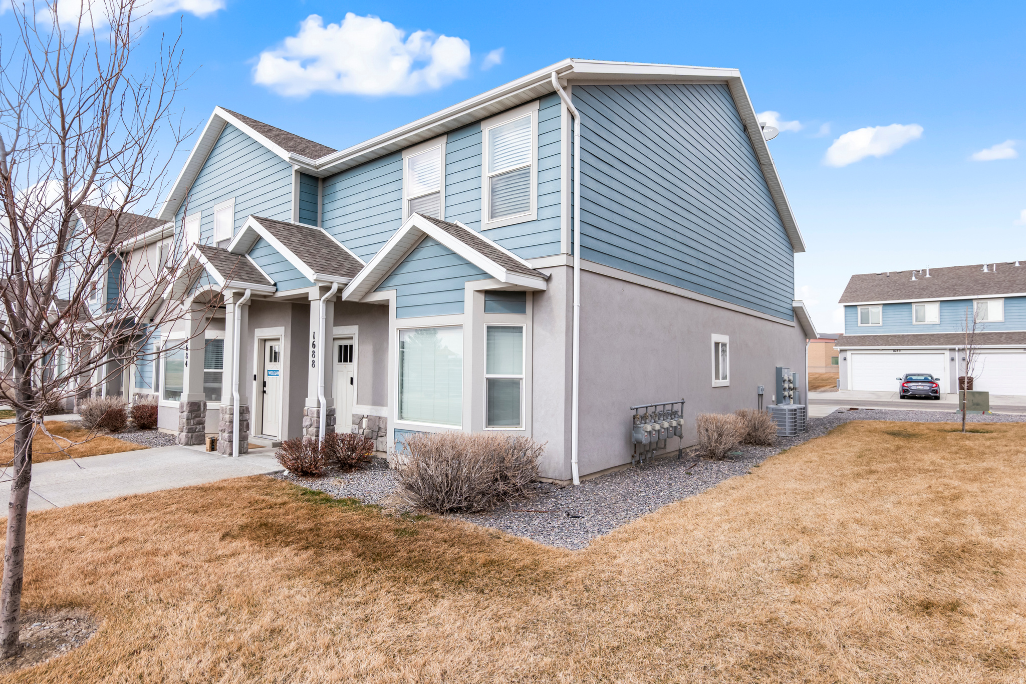 1688 E TALON WAY