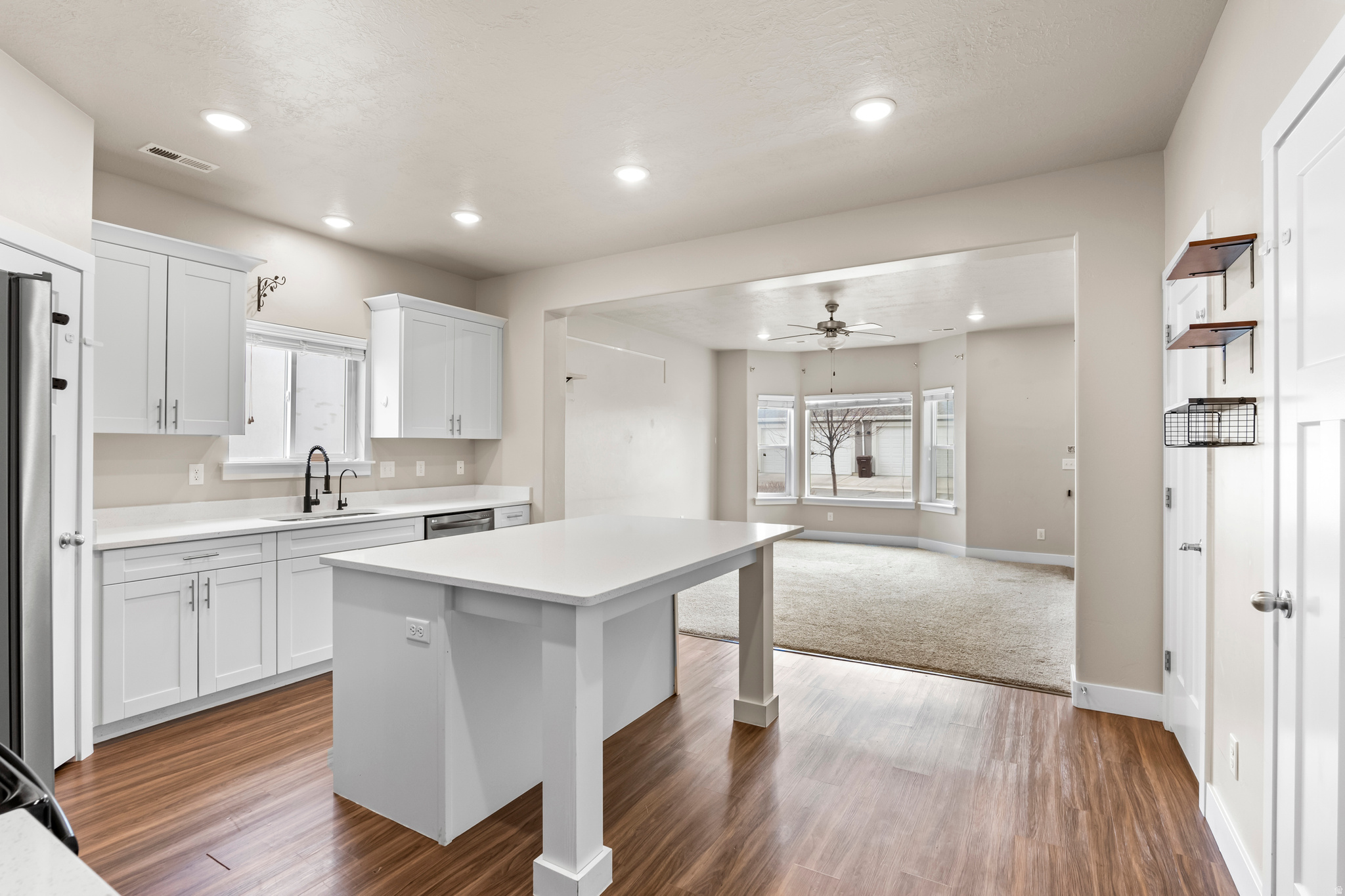1688 E TALON WAY