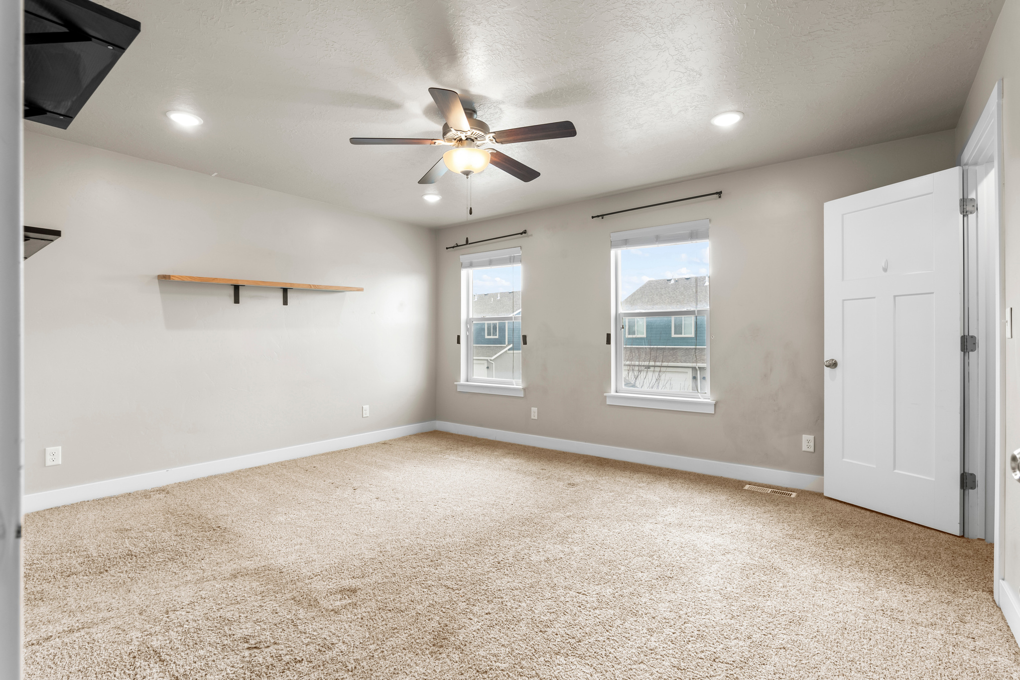 1688 E TALON WAY
