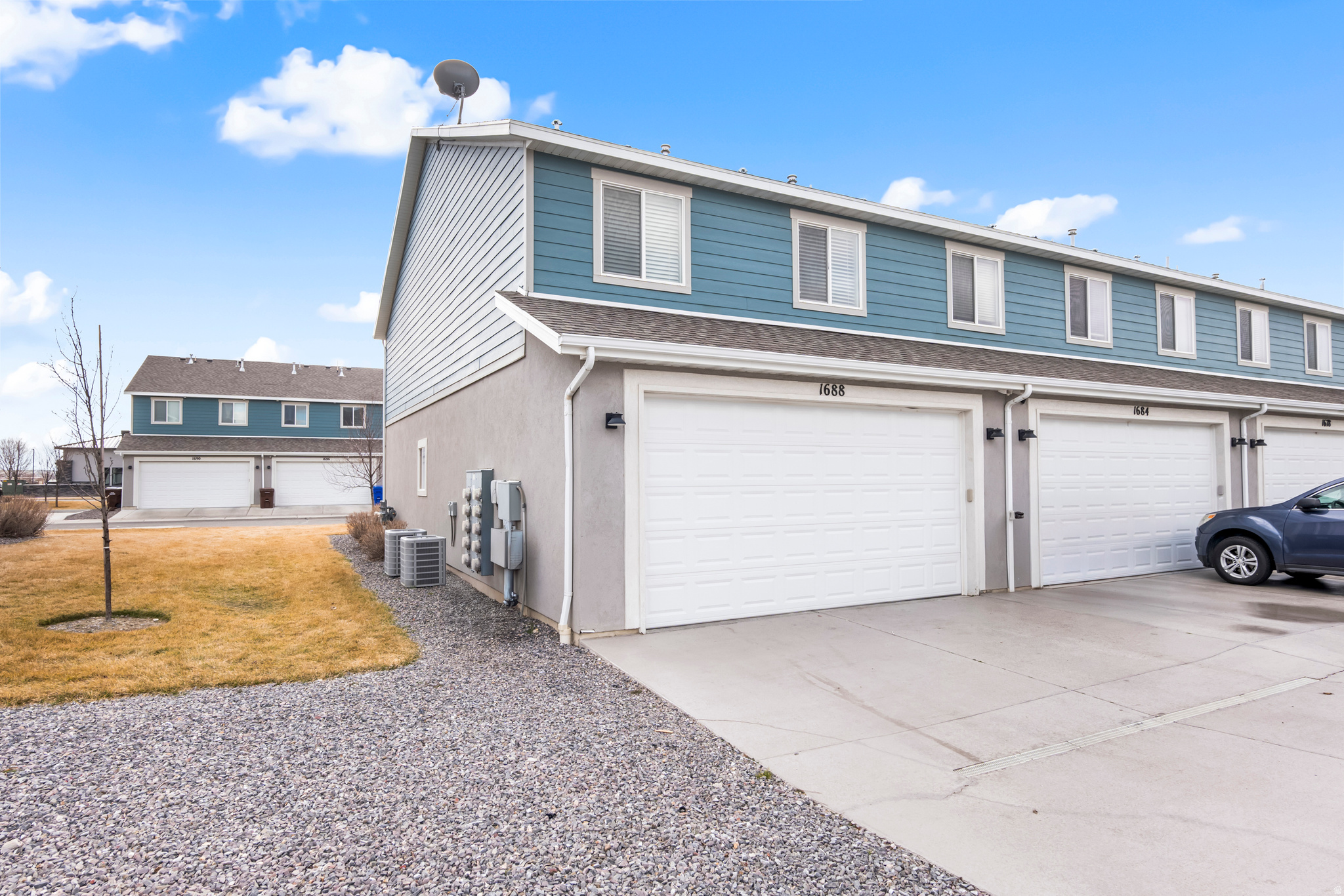 1688 E TALON WAY