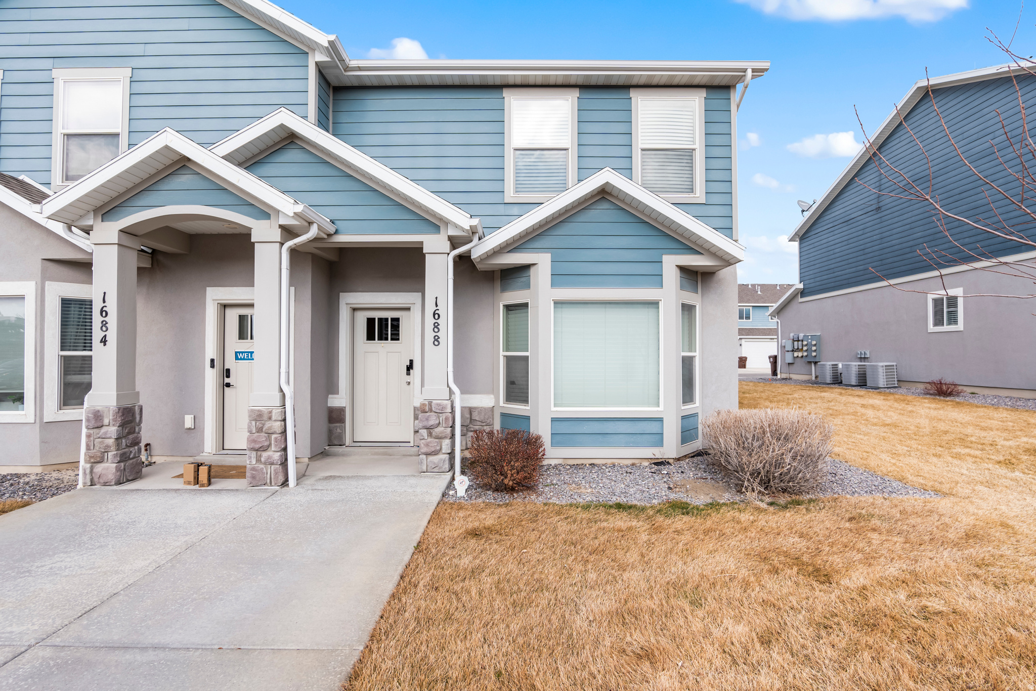 1688 E TALON WAY