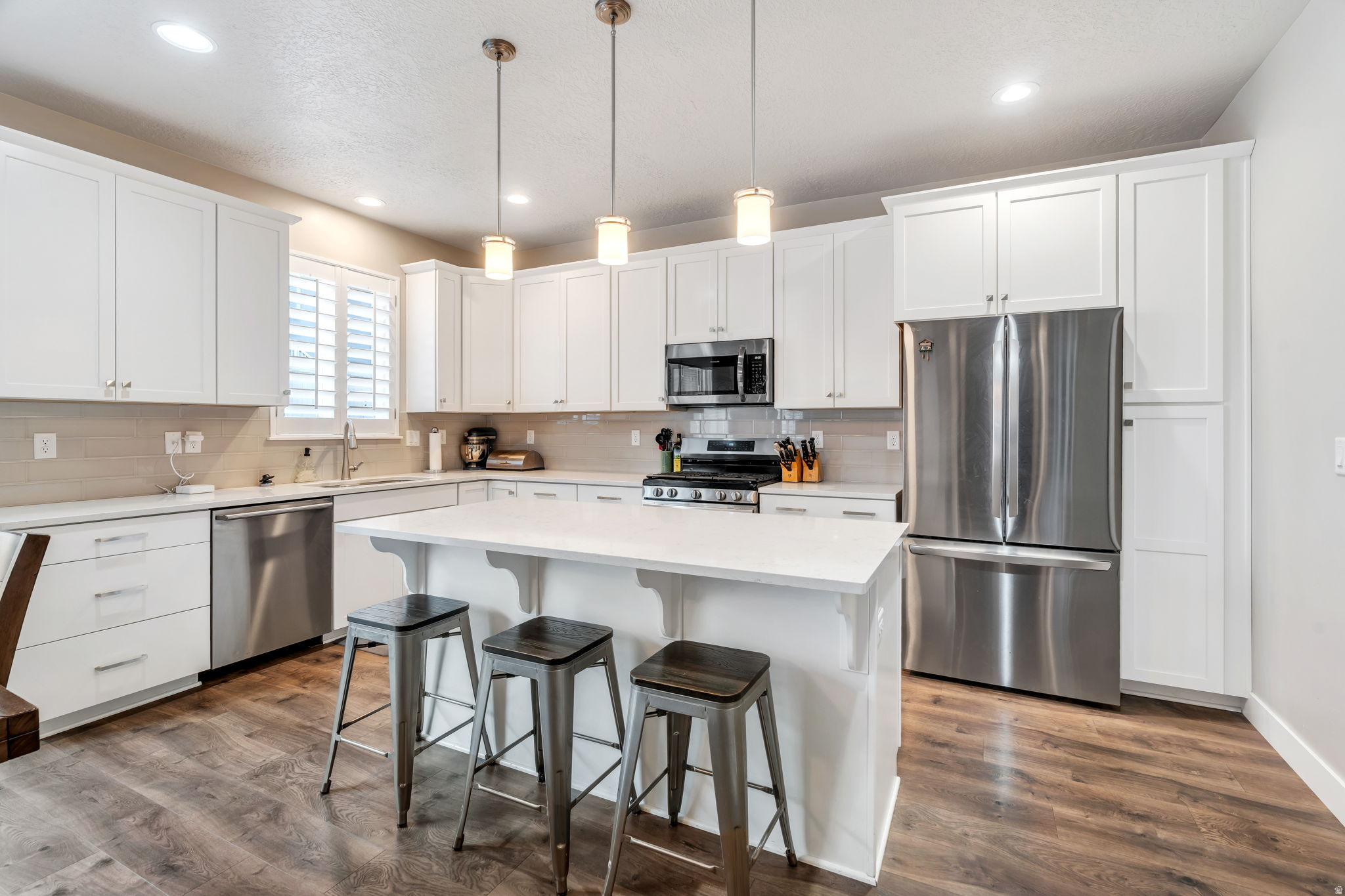 213 W WILDWOOD DR