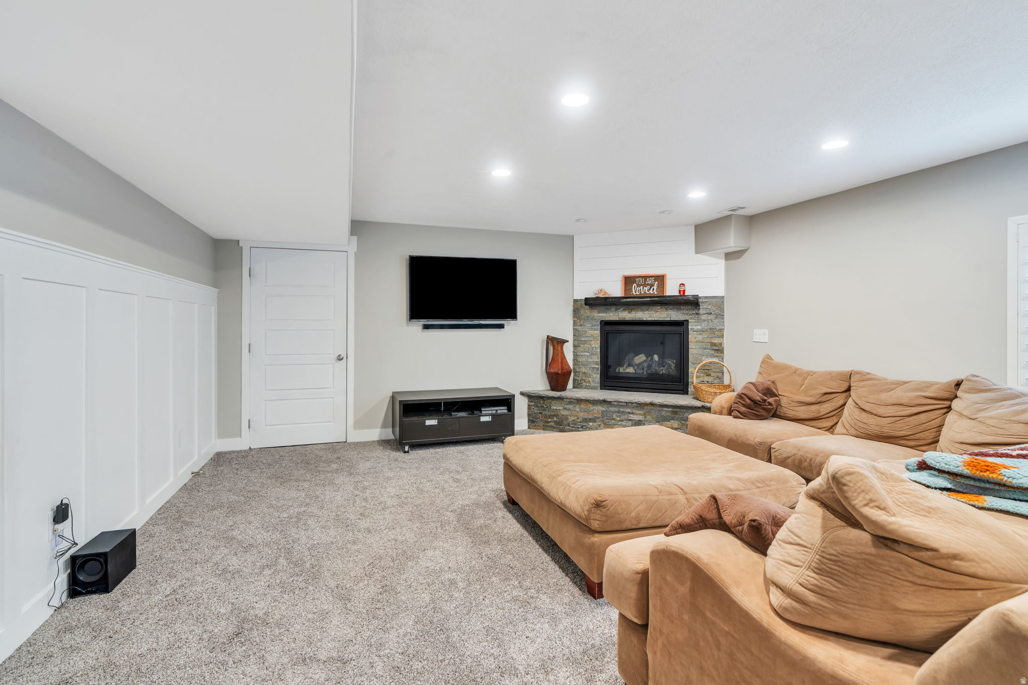 213 W WILDWOOD DR