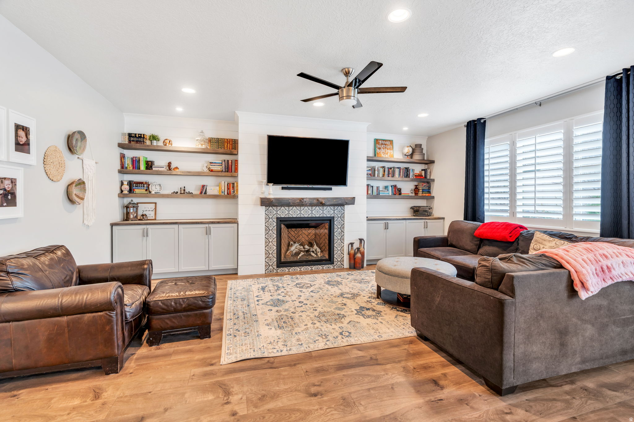 213 W WILDWOOD DR