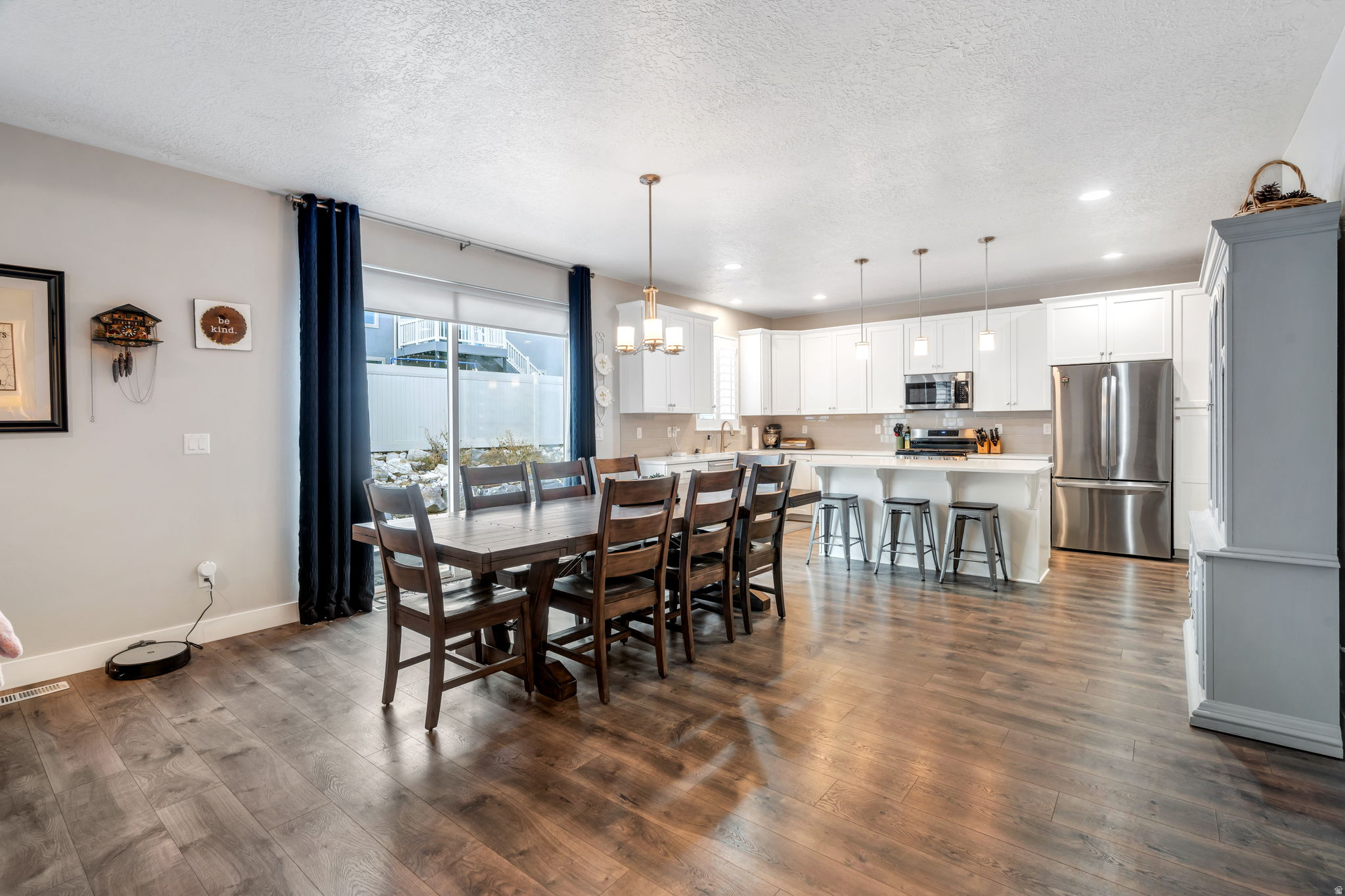 213 W WILDWOOD DR