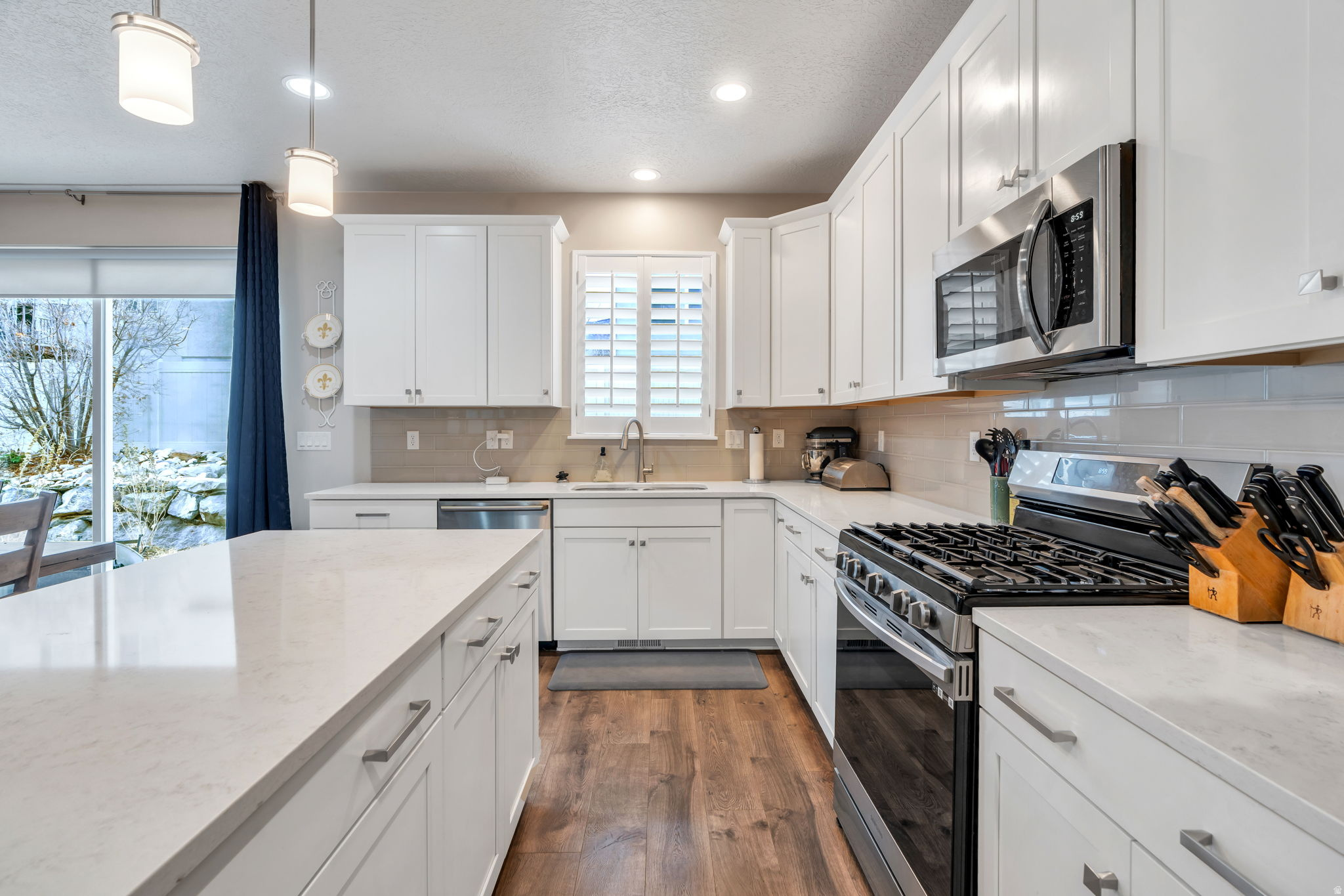 213 W WILDWOOD DR