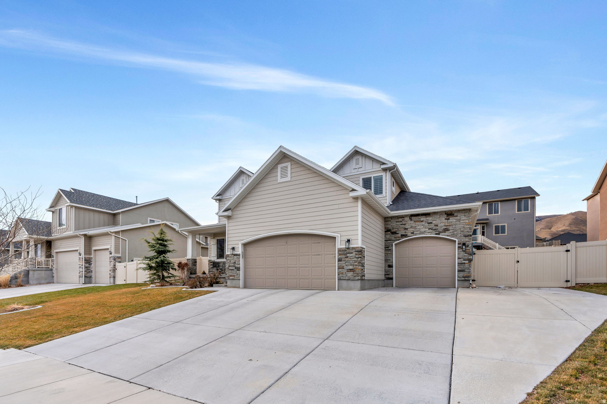 213 W WILDWOOD DR