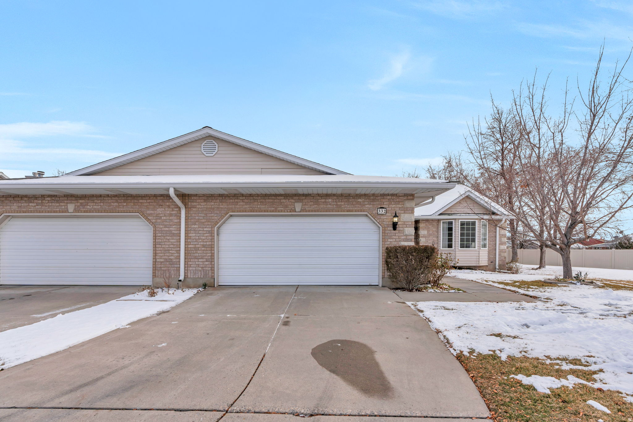 332 E 290 N