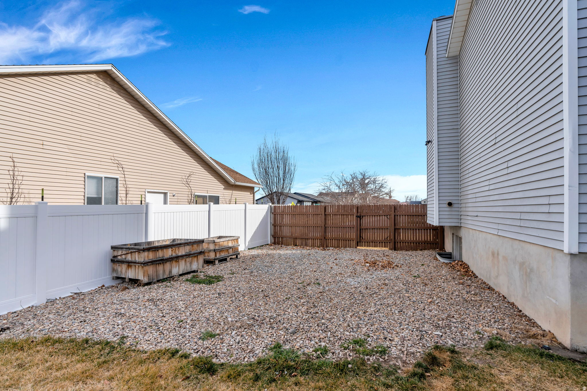 5166 W TICKLEGRASS DR