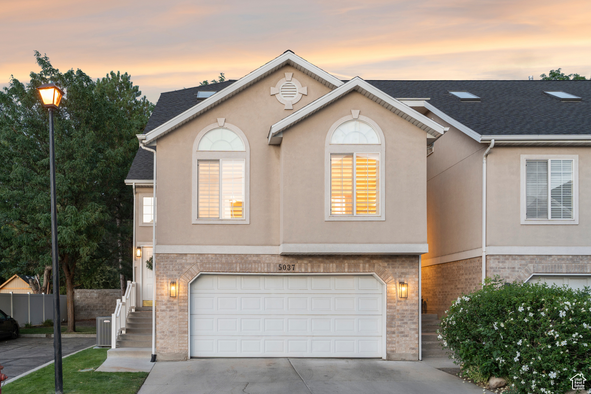 5037 S COTTON TREE LN