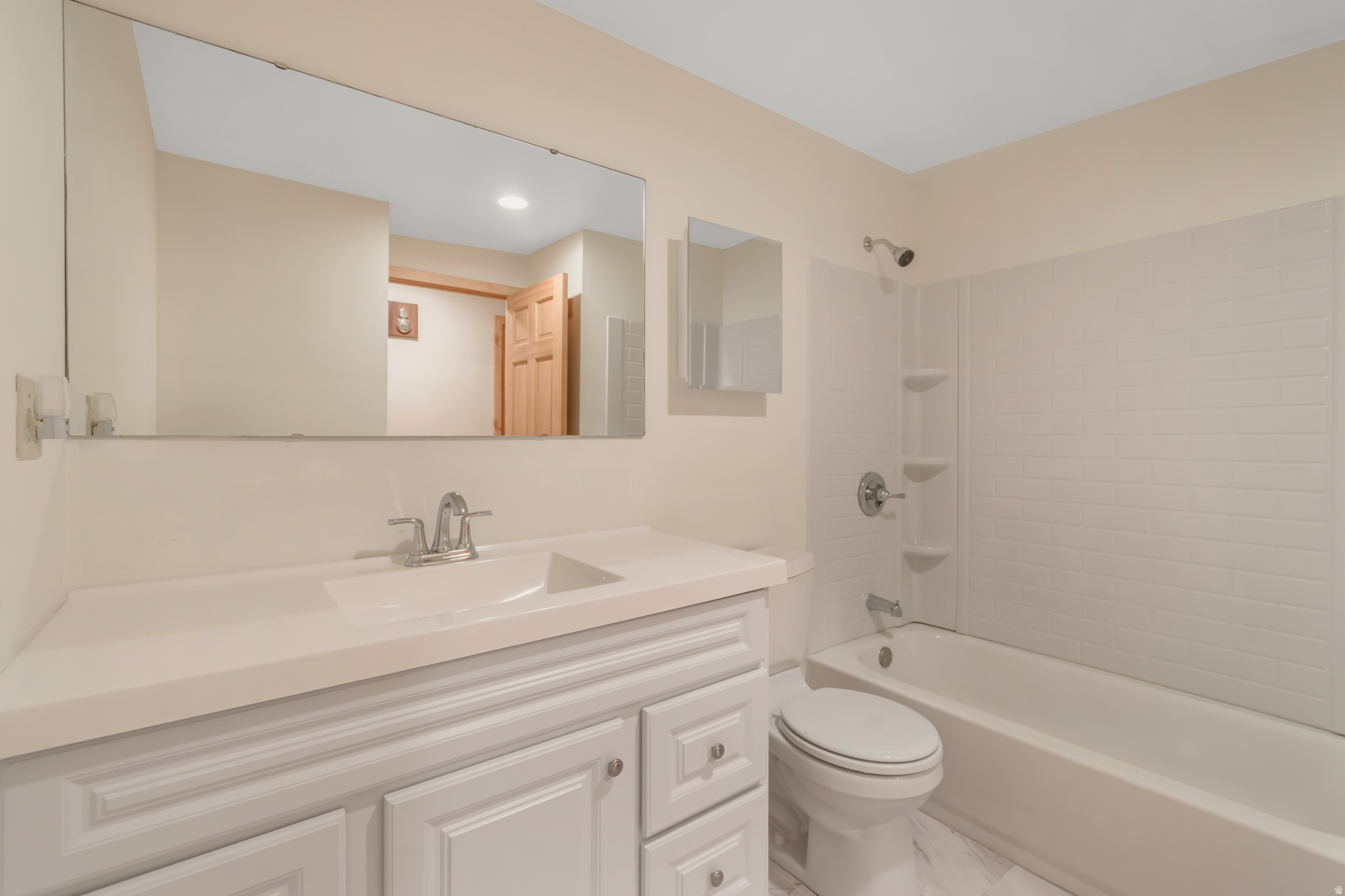 390 S SALEM LAKE DR