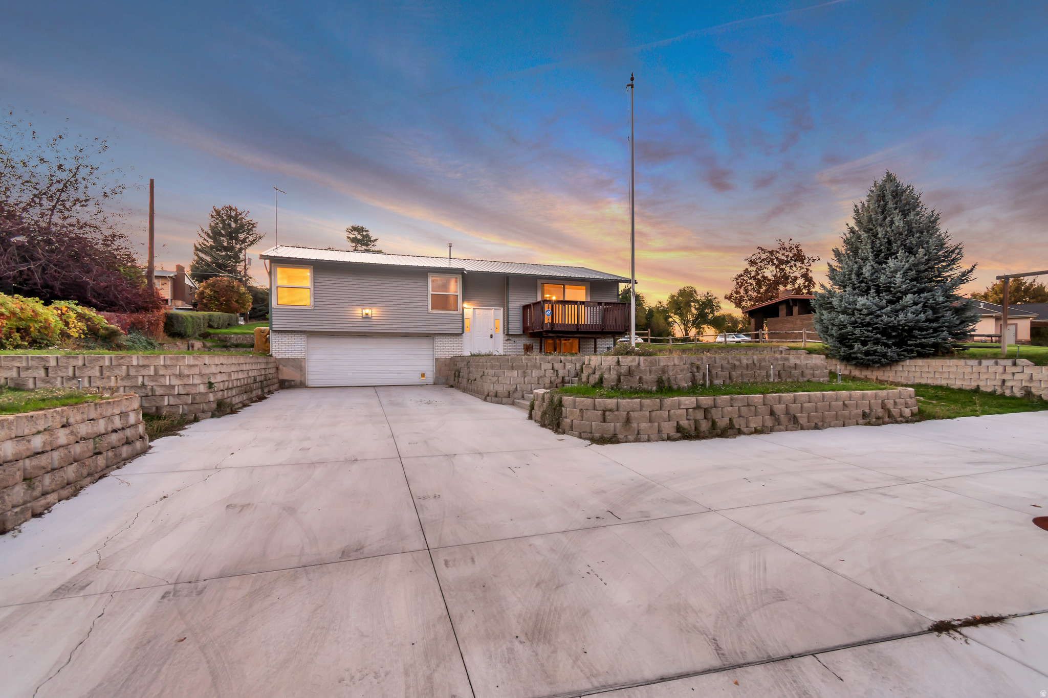 390 S SALEM LAKE DR