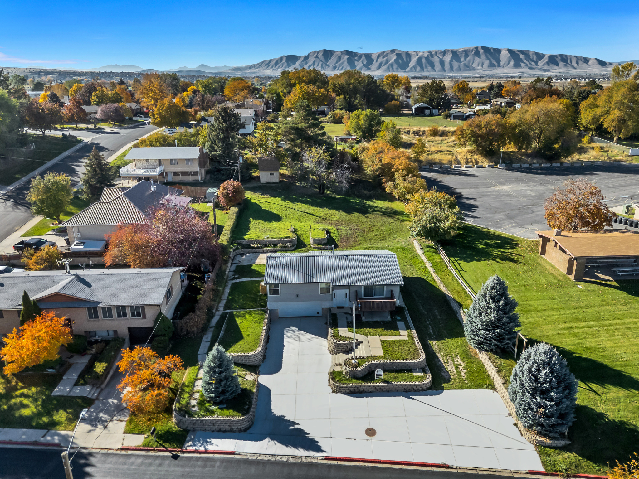 390 S SALEM LAKE DR