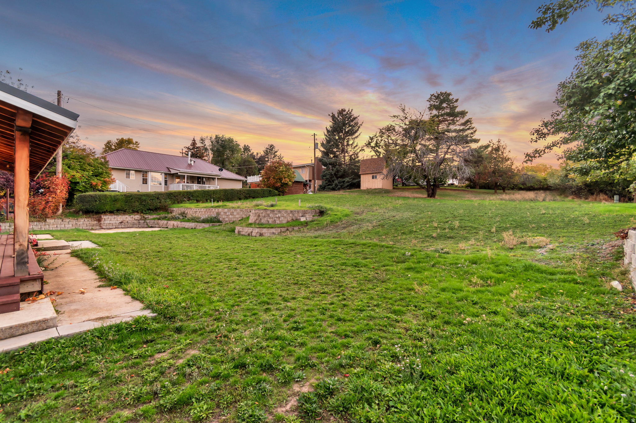 390 S SALEM LAKE DR
