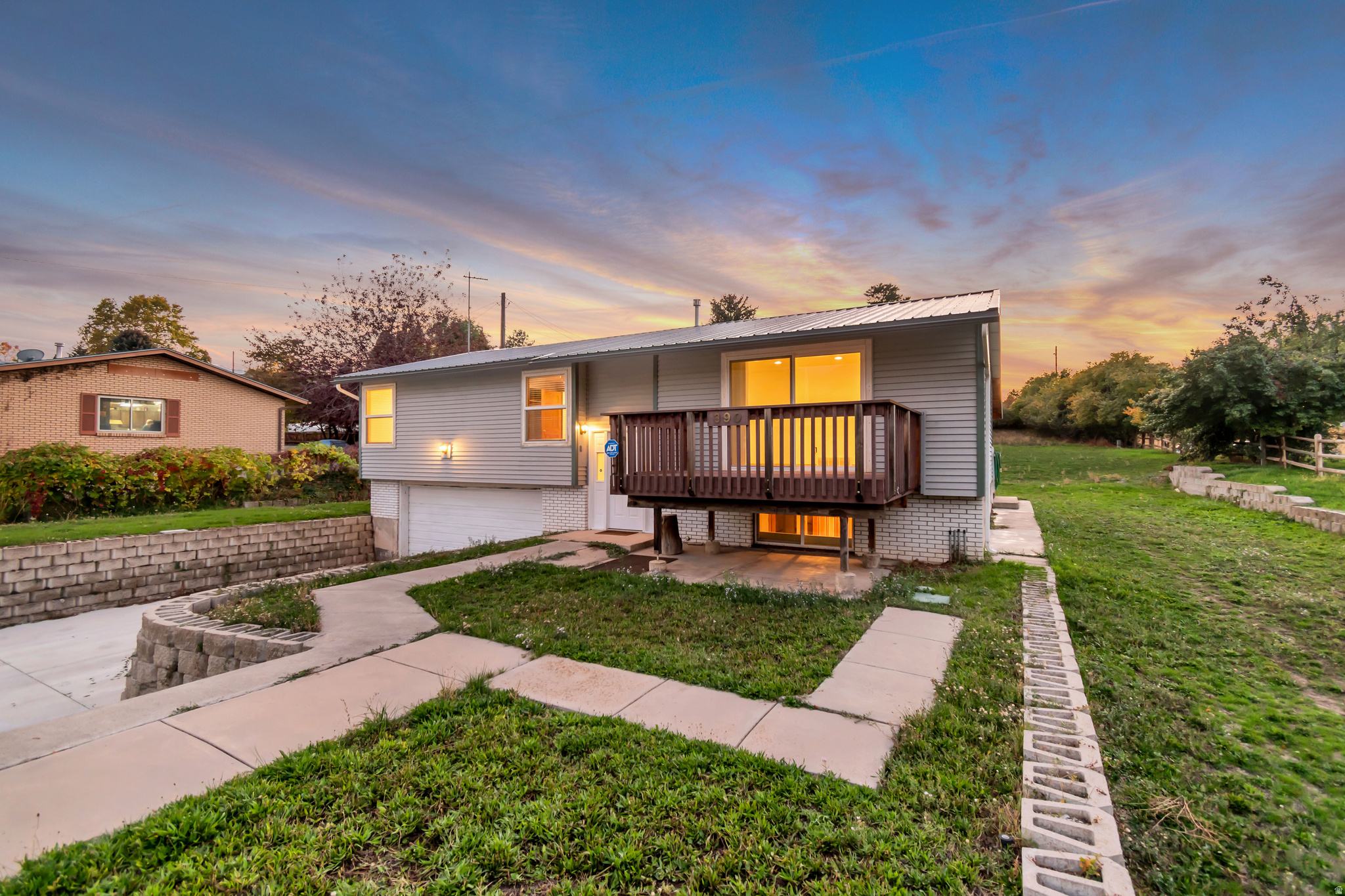 390 S SALEM LAKE DR