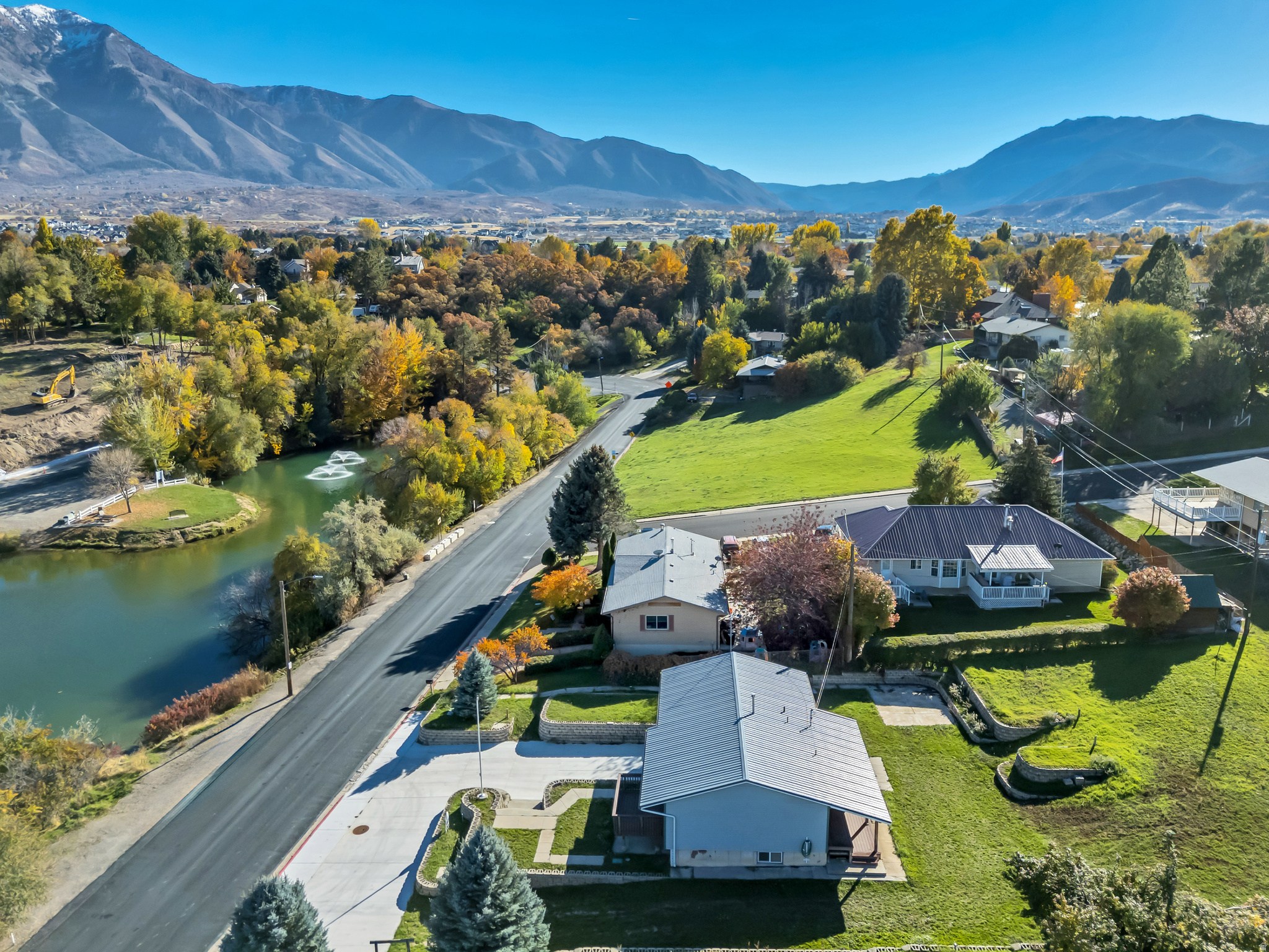 390 S SALEM LAKE DR