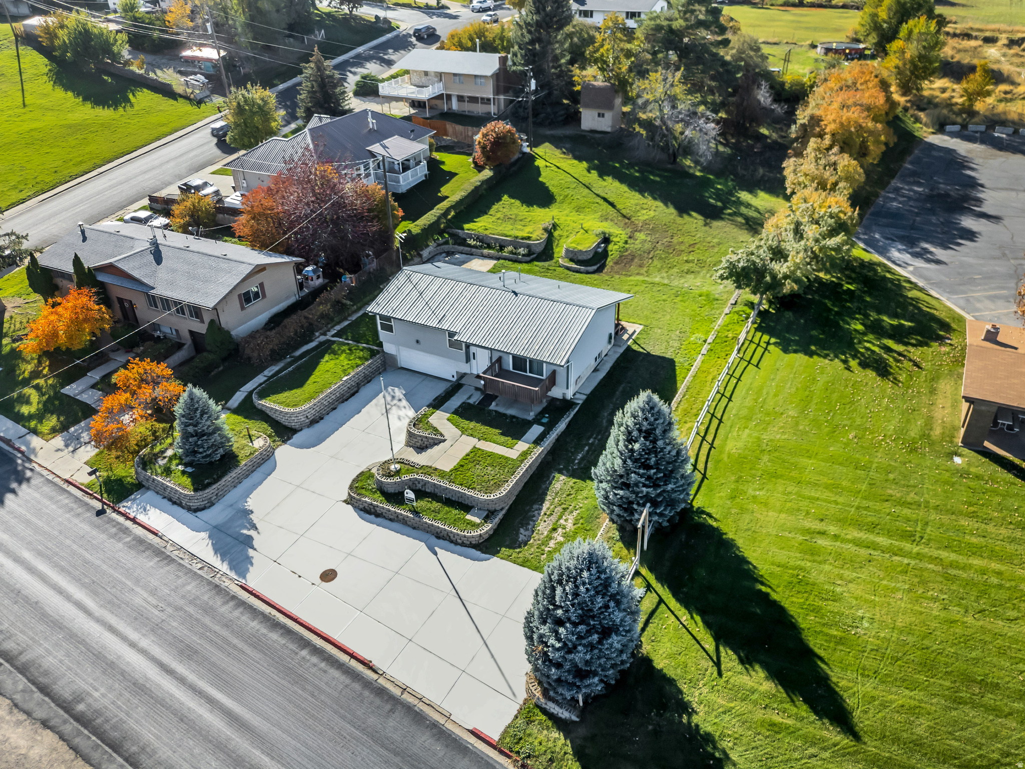 390 S SALEM LAKE DR