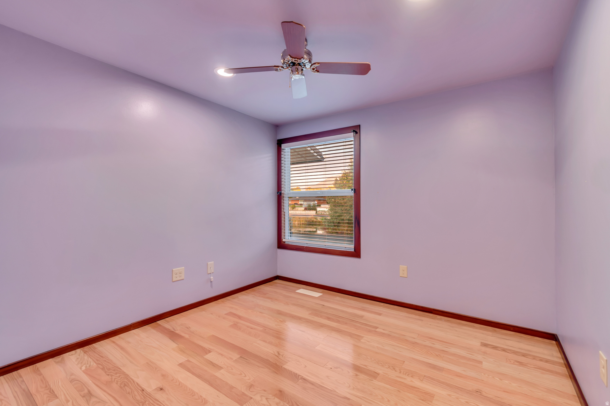 390 S SALEM LAKE DR
