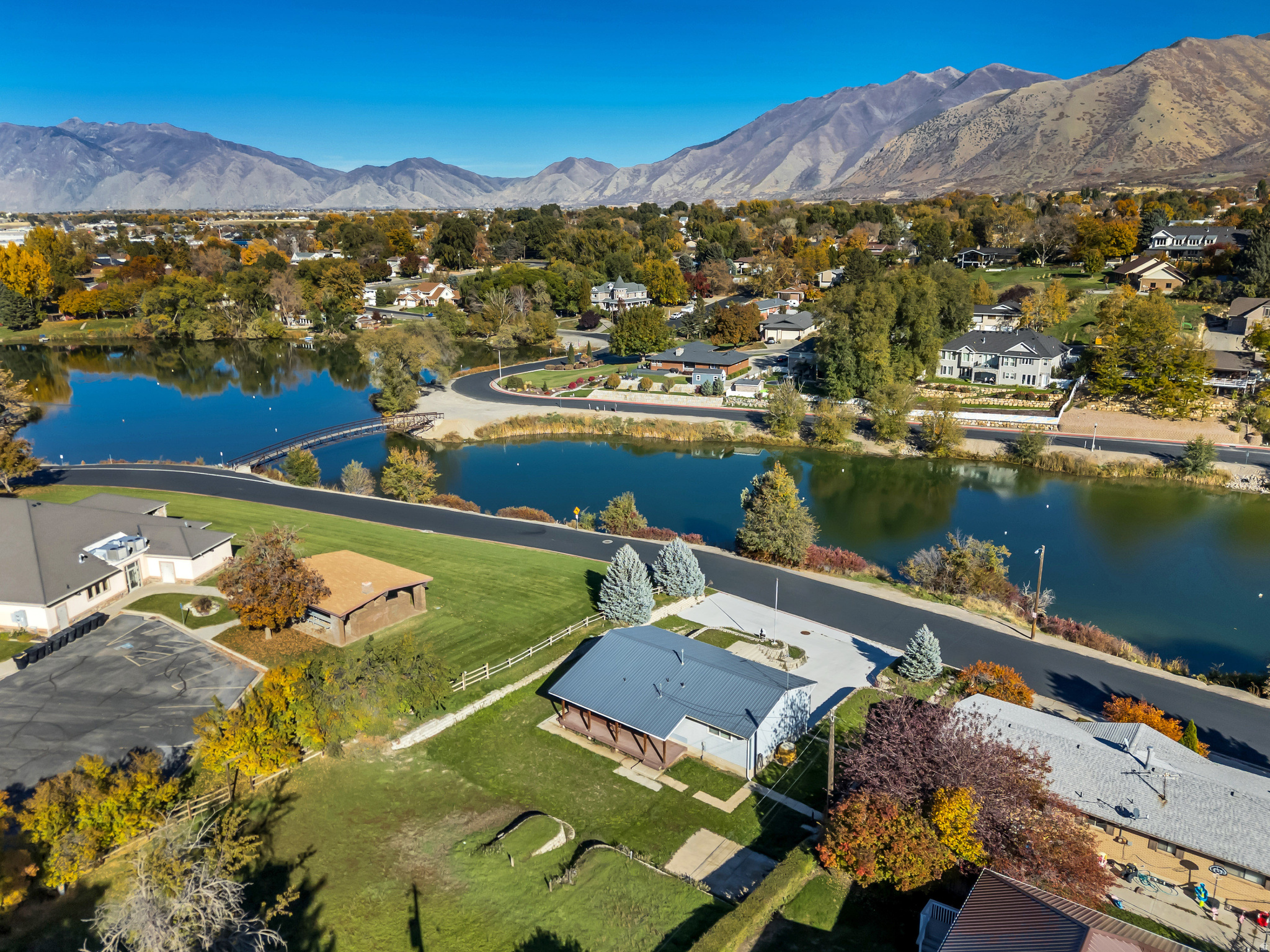 390 S SALEM LAKE DR