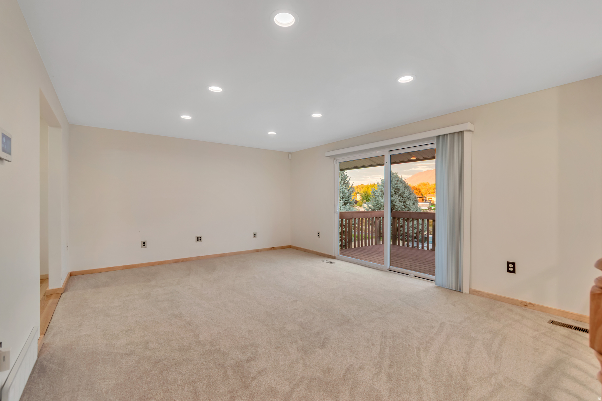 390 S SALEM LAKE DR