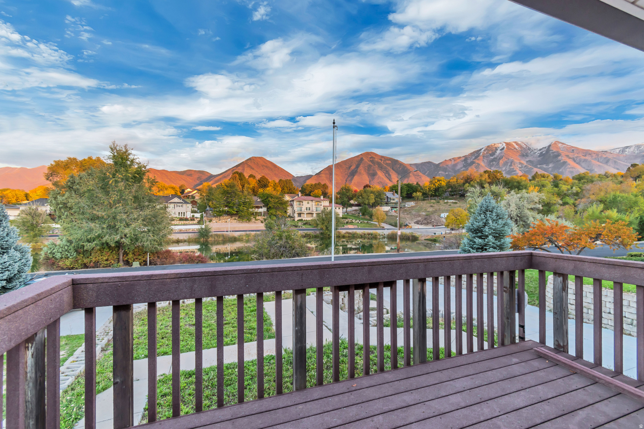 390 S SALEM LAKE DR