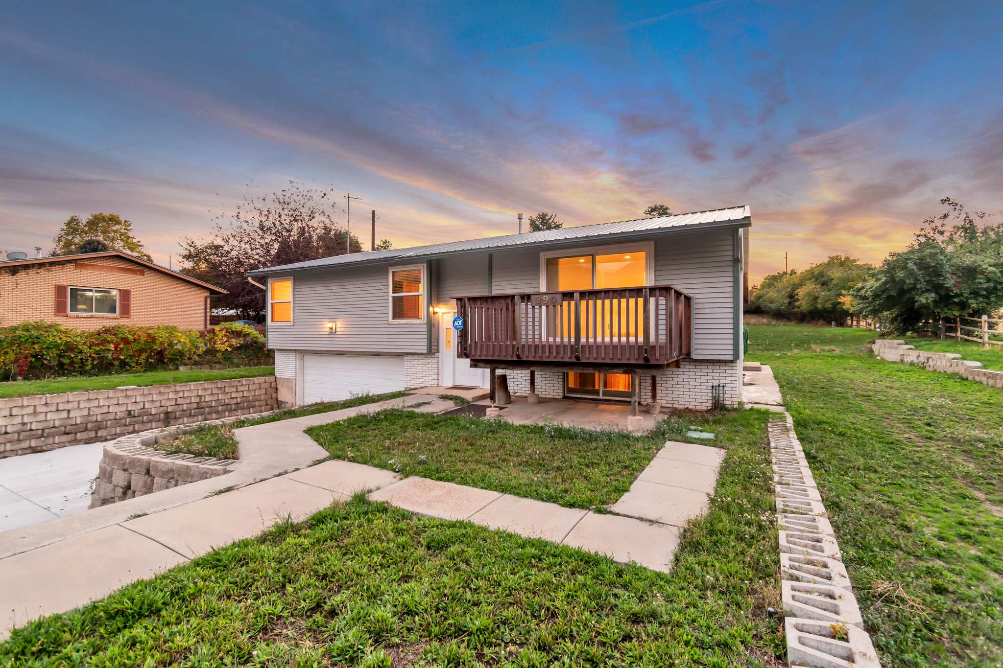 390 S SALEM LAKE DR