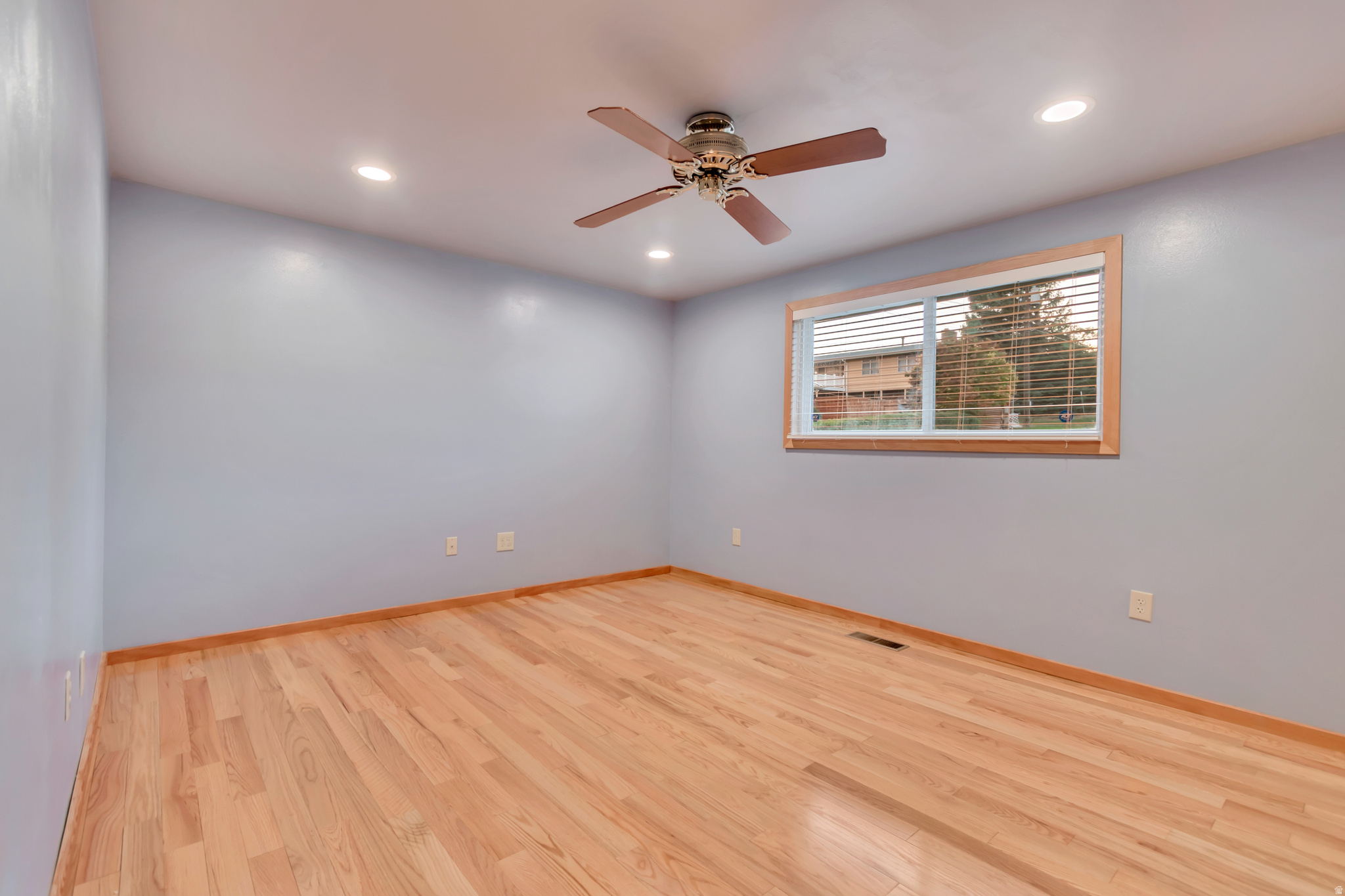 390 S SALEM LAKE DR