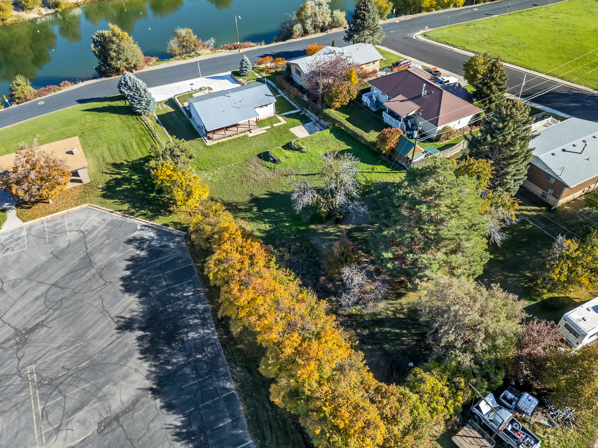390 S SALEM LAKE DR