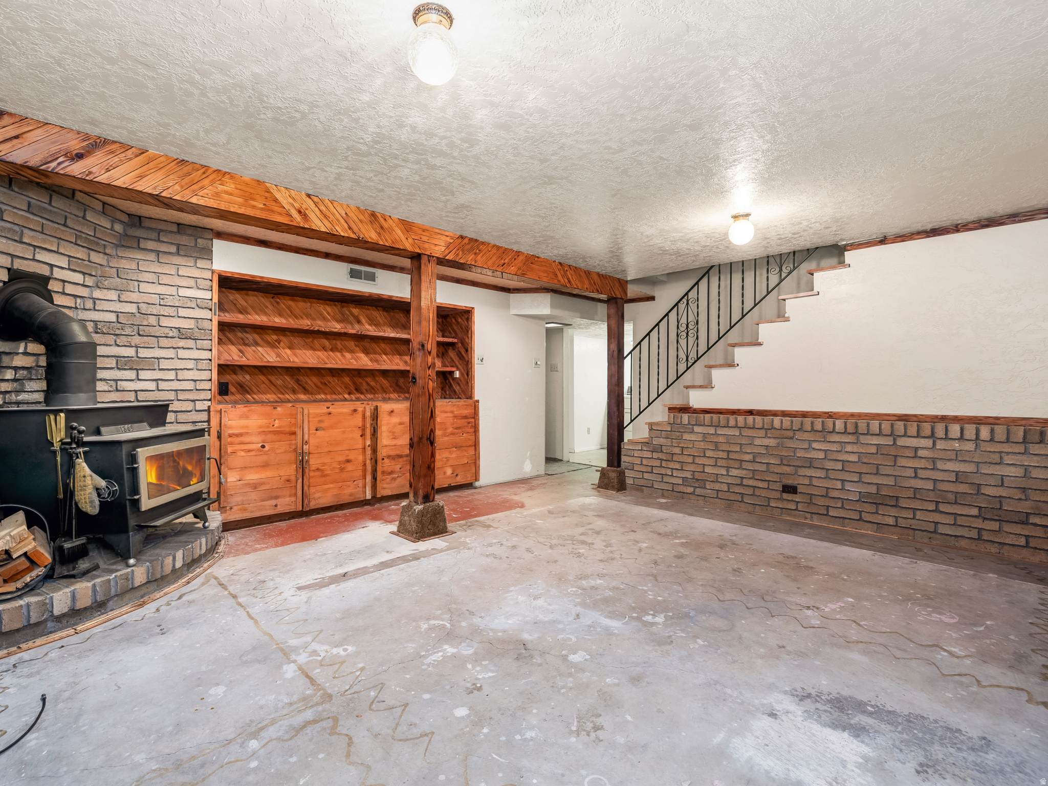 68 BROOKSIDE DR