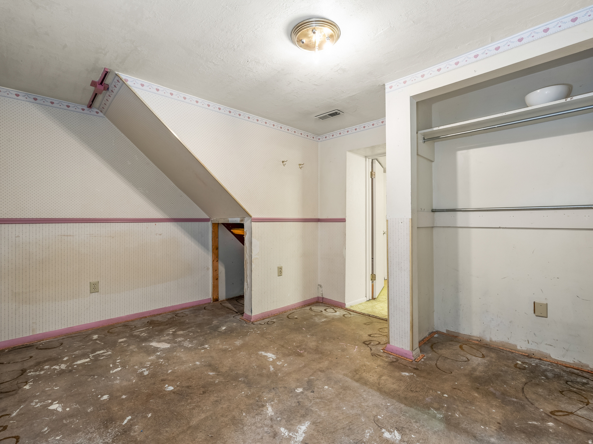 68 BROOKSIDE DR