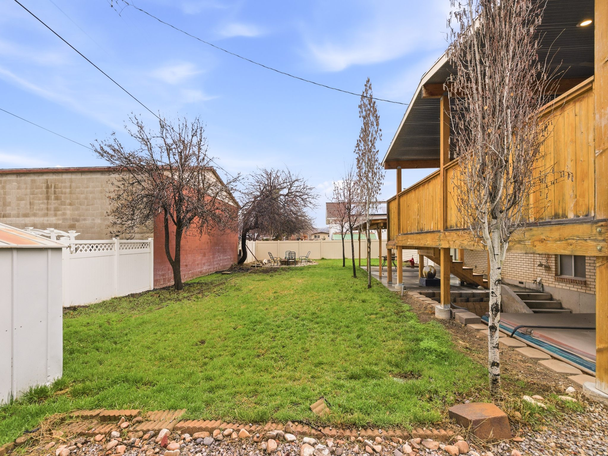 184 S WOODLAND DR