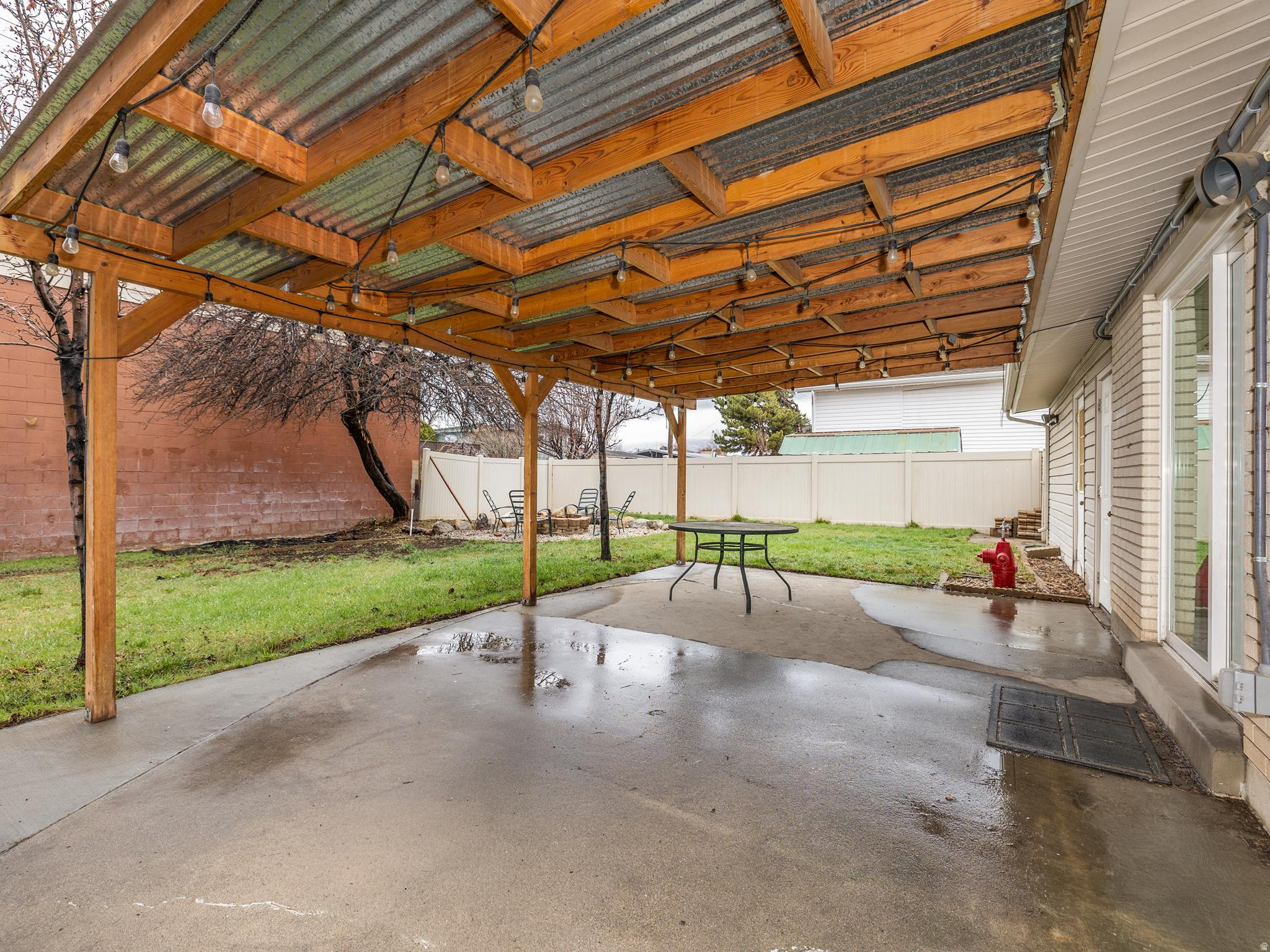 184 S WOODLAND DR