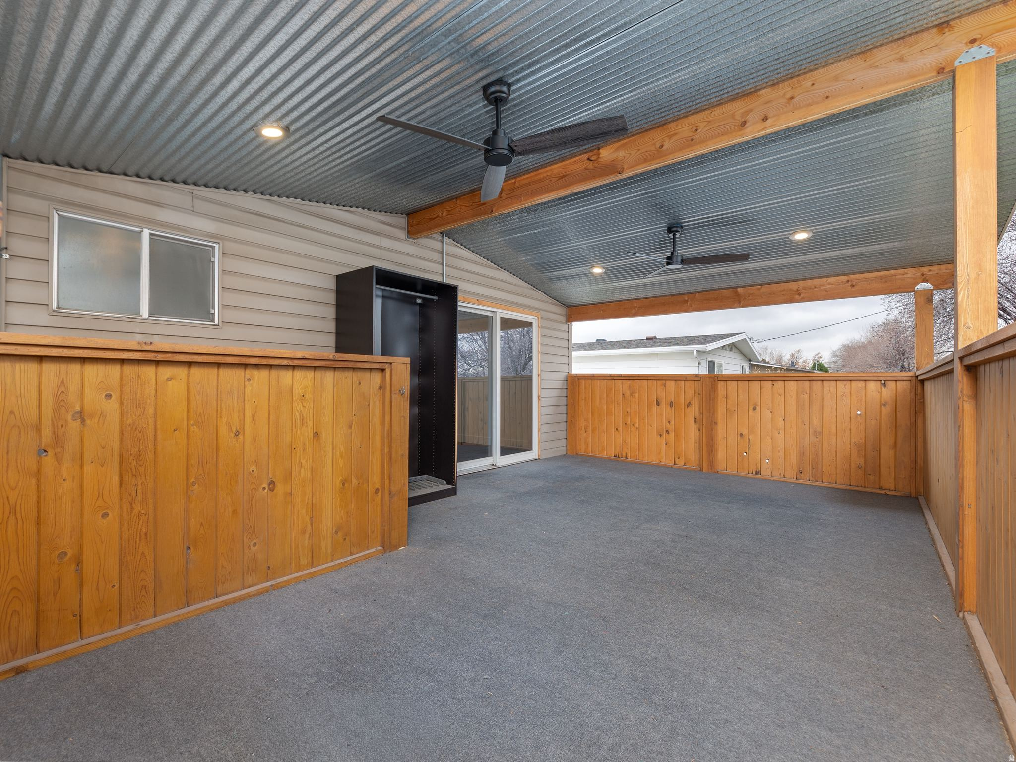 184 S WOODLAND DR