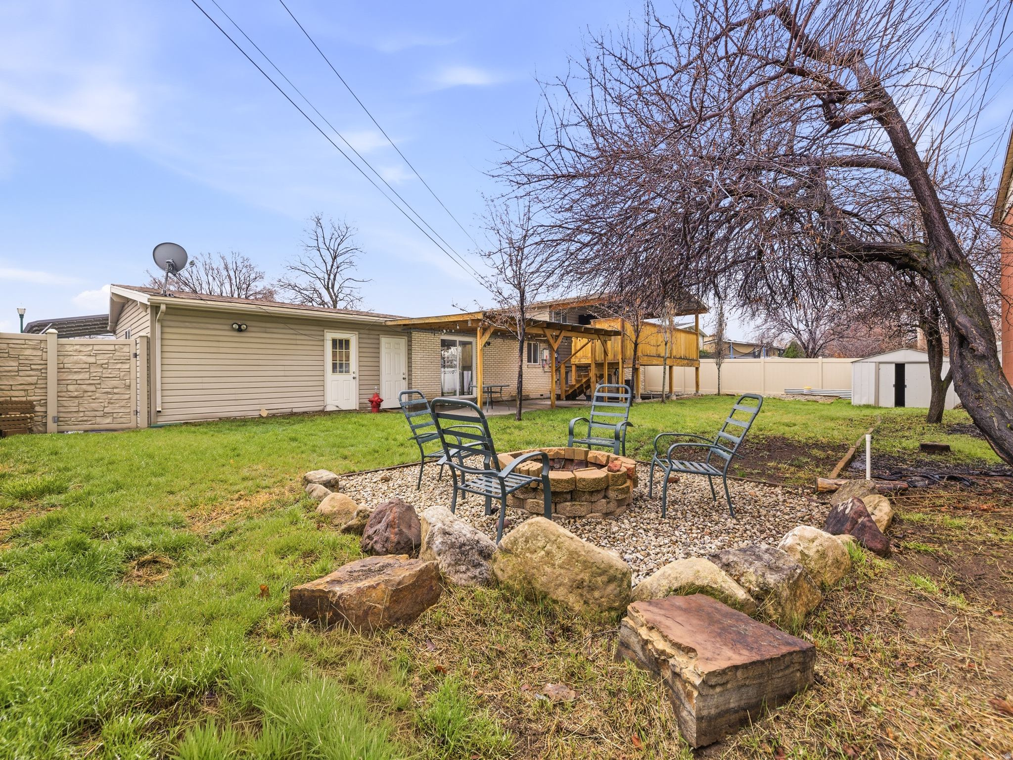 184 S WOODLAND DR
