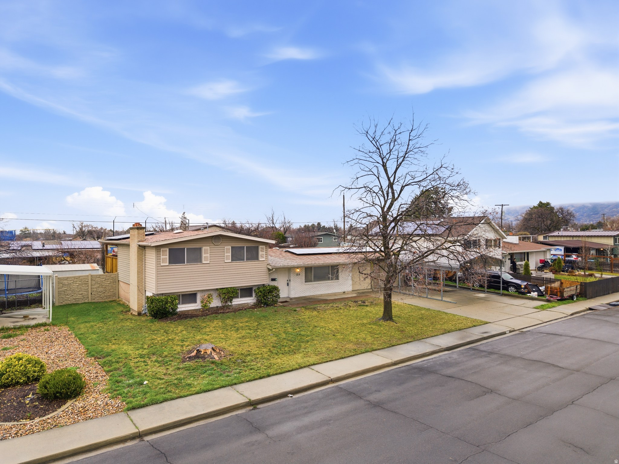 184 S WOODLAND DR