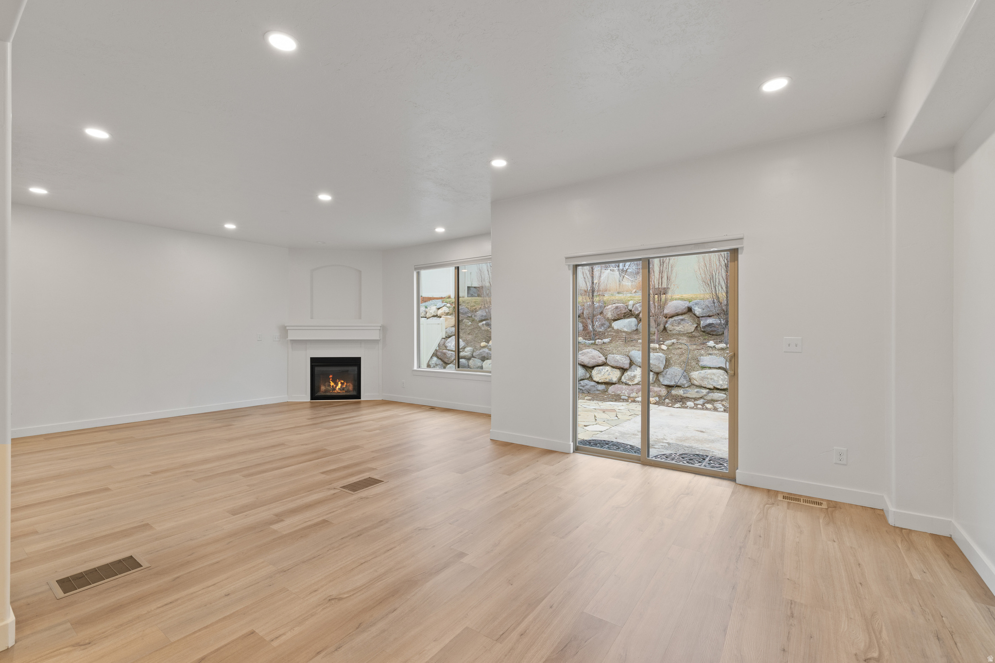 11979 N ITHICA DR