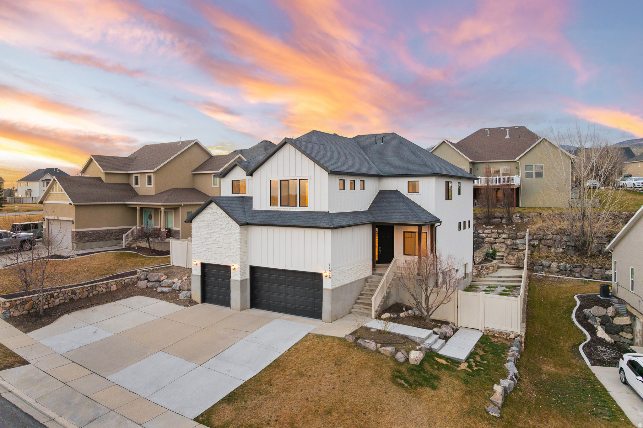 11979 N ITHICA DR
