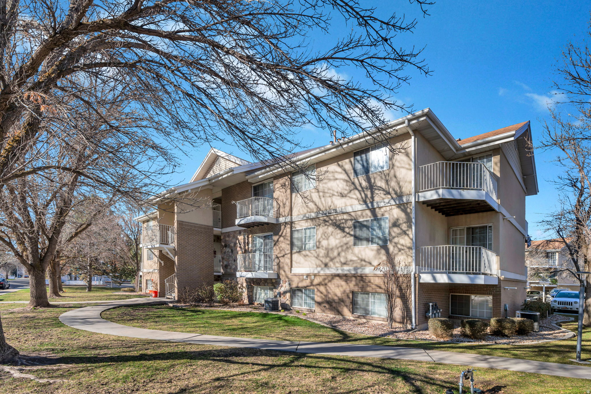 1273 N RIVERSIDE AVE #6