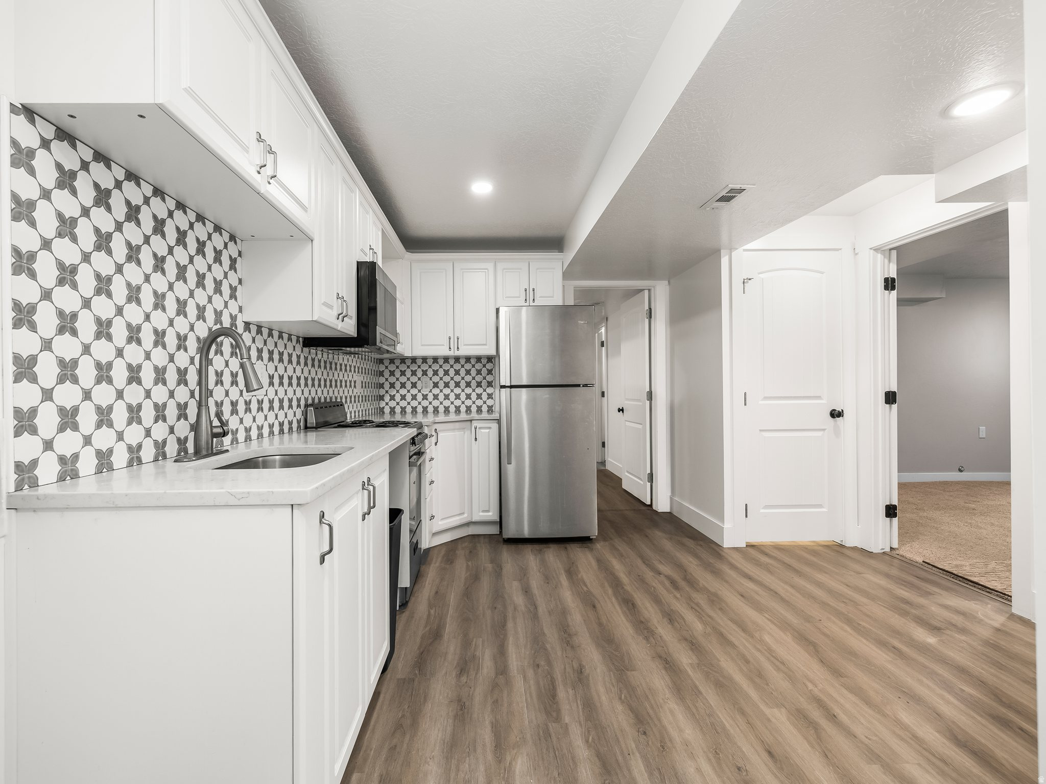 4001 E EAGLE TOP CT