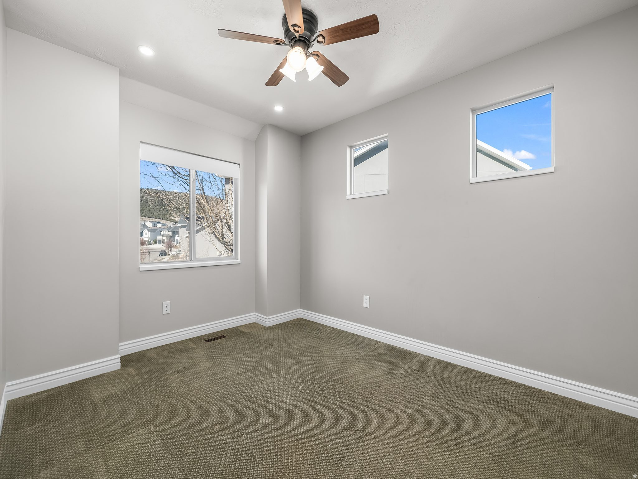 4001 E EAGLE TOP CT