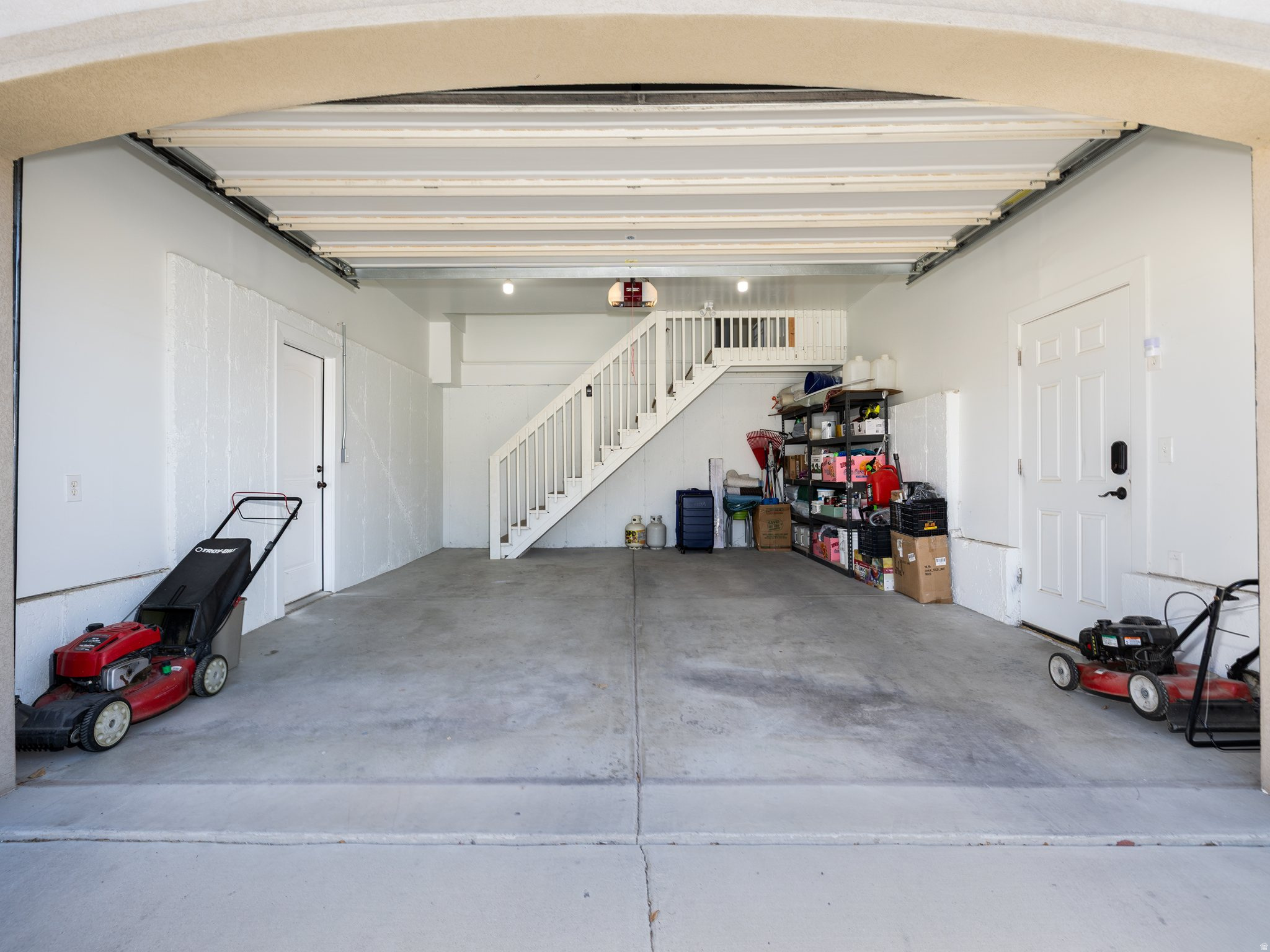 4001 E EAGLE TOP CT