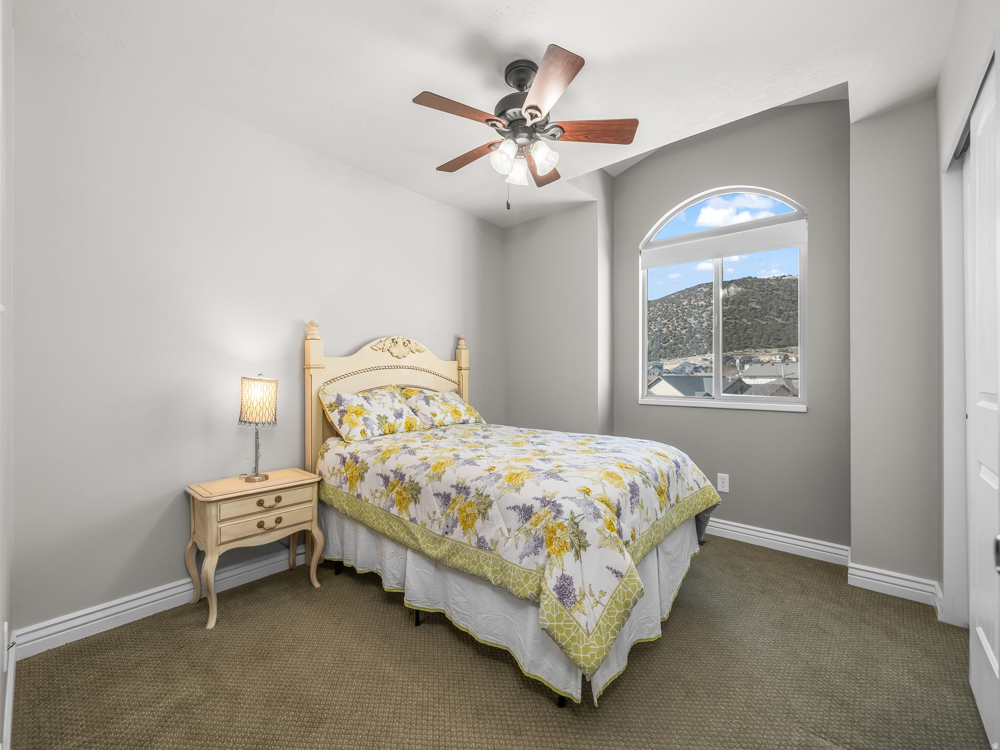 4001 E EAGLE TOP CT