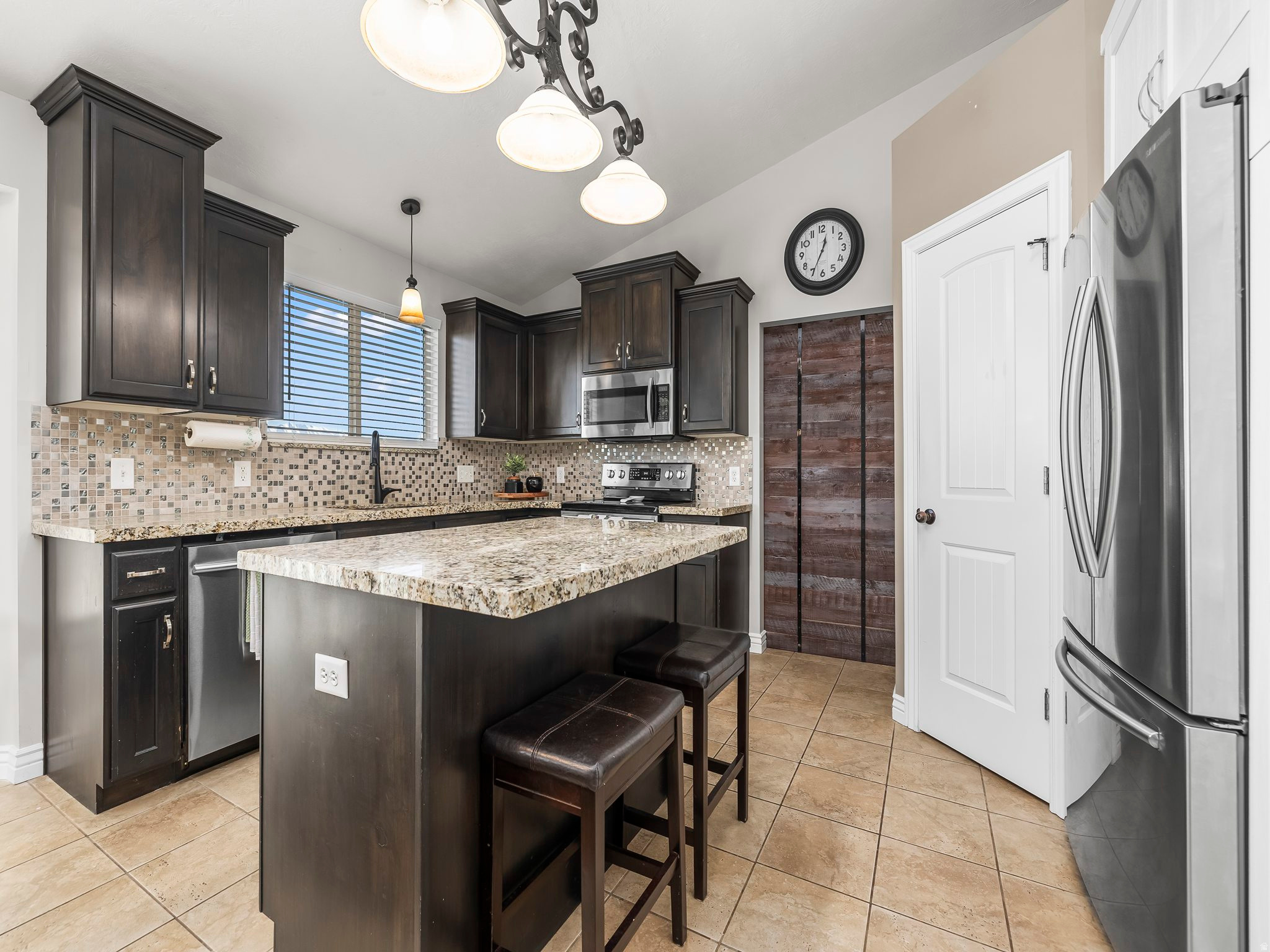 4001 E EAGLE TOP CT