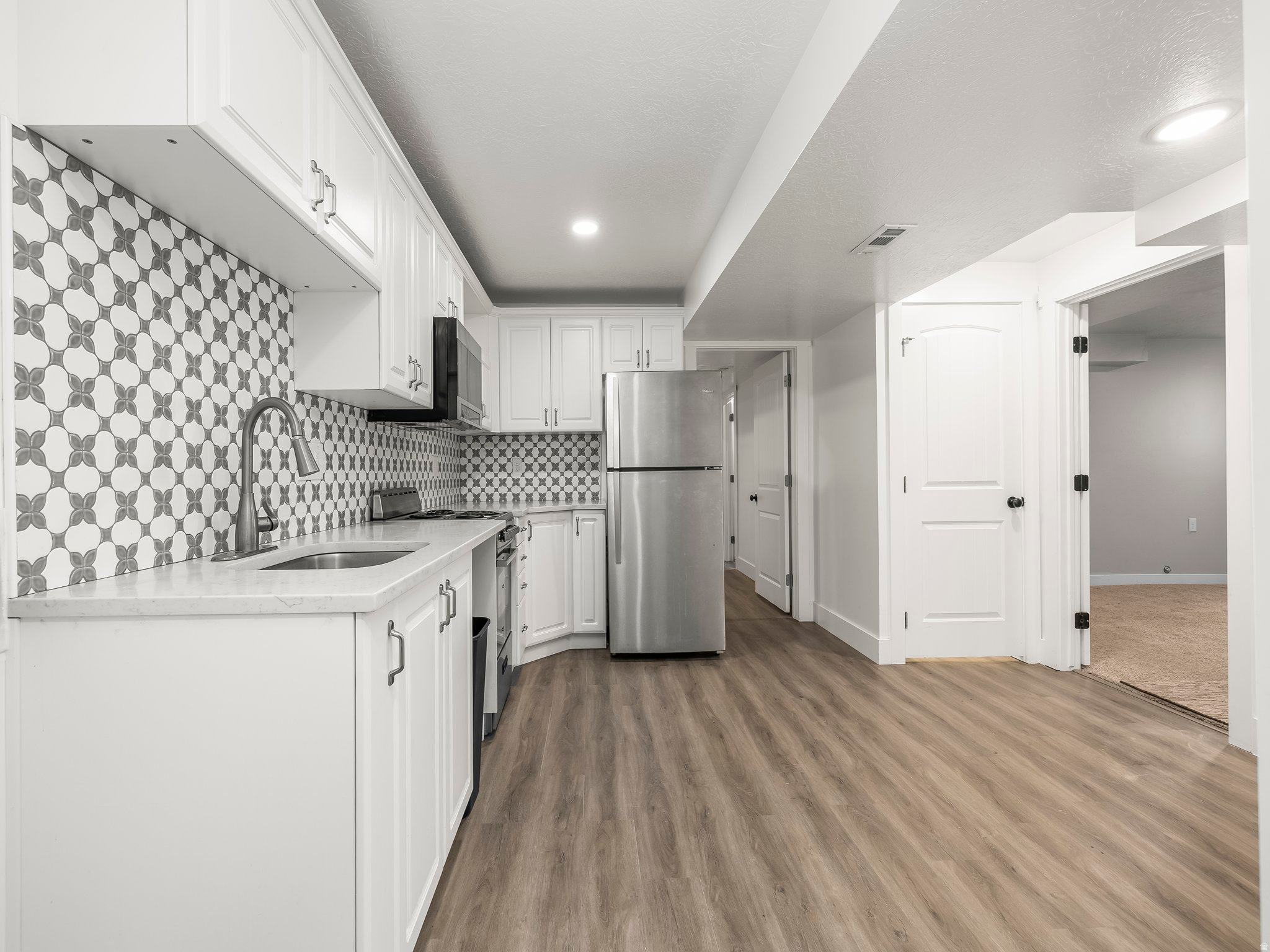 4001 E EAGLE TOP CT