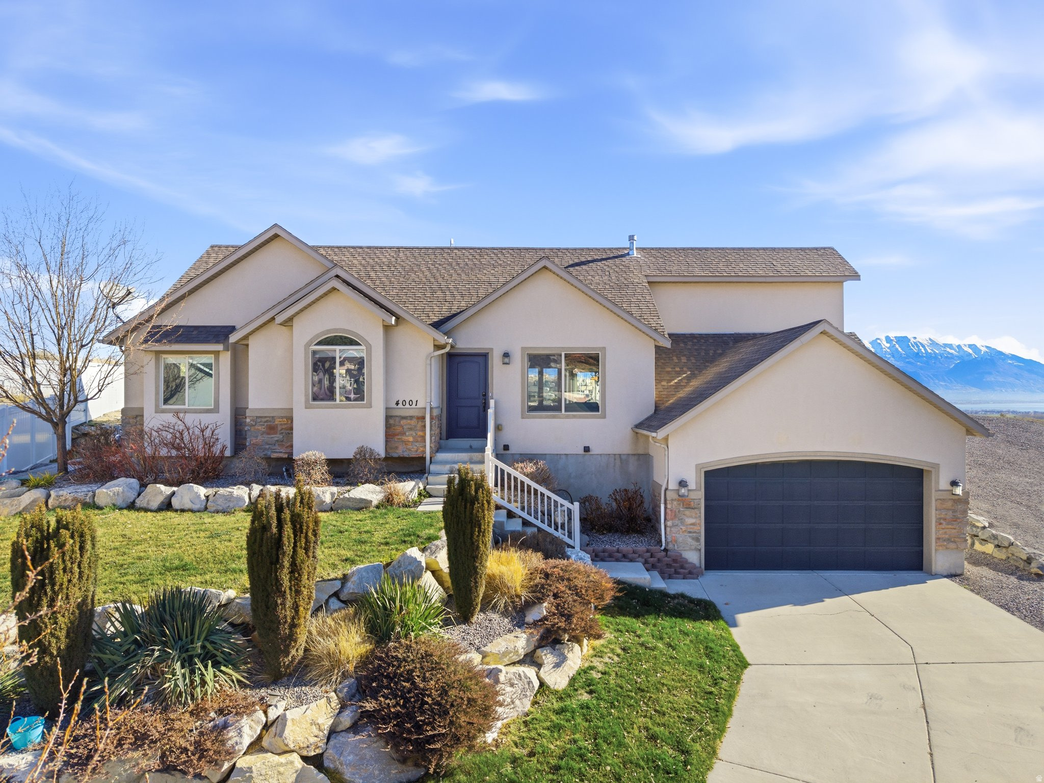 4001 E EAGLE TOP CT