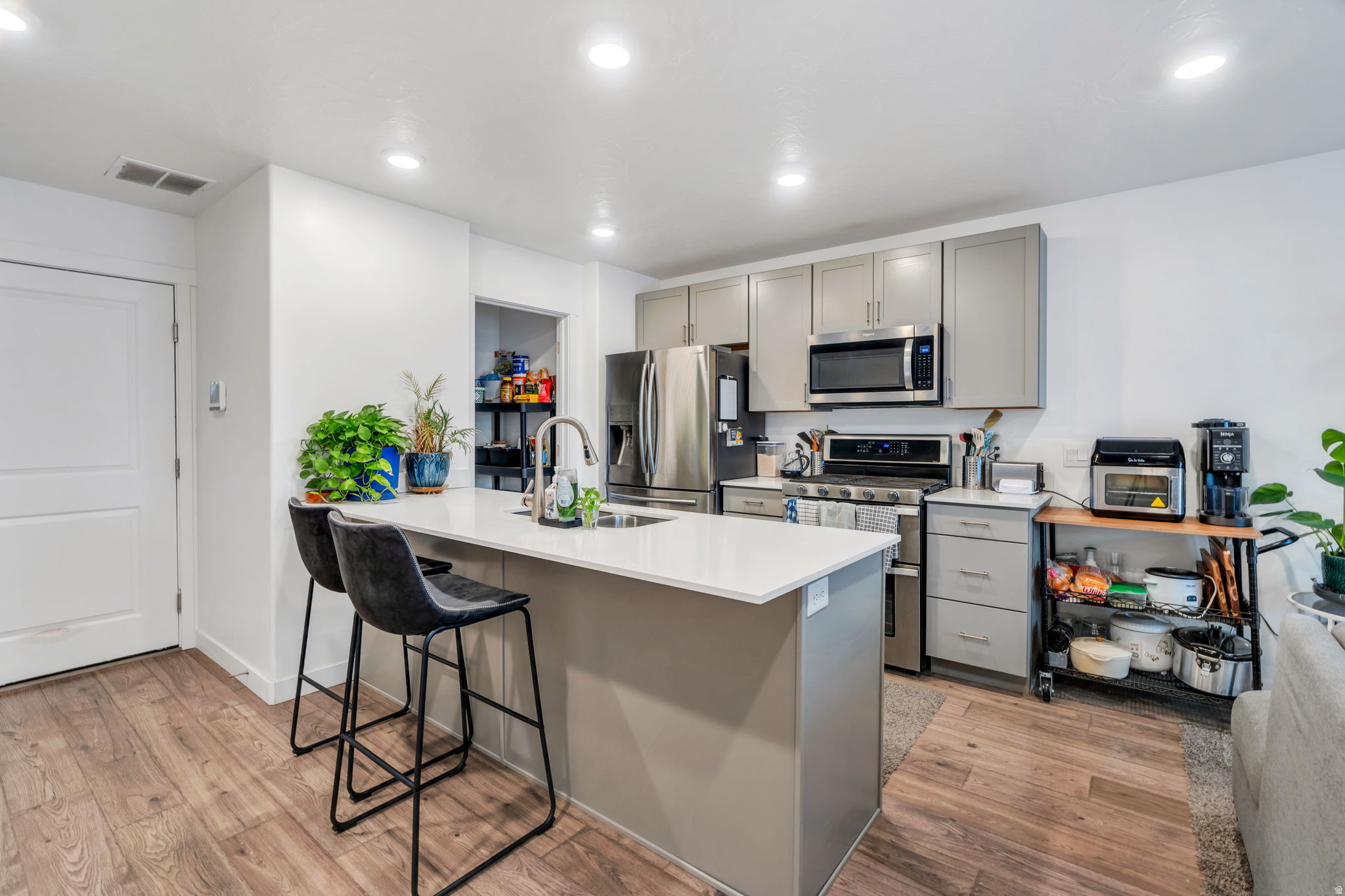 431 N NORTHSHORE DR